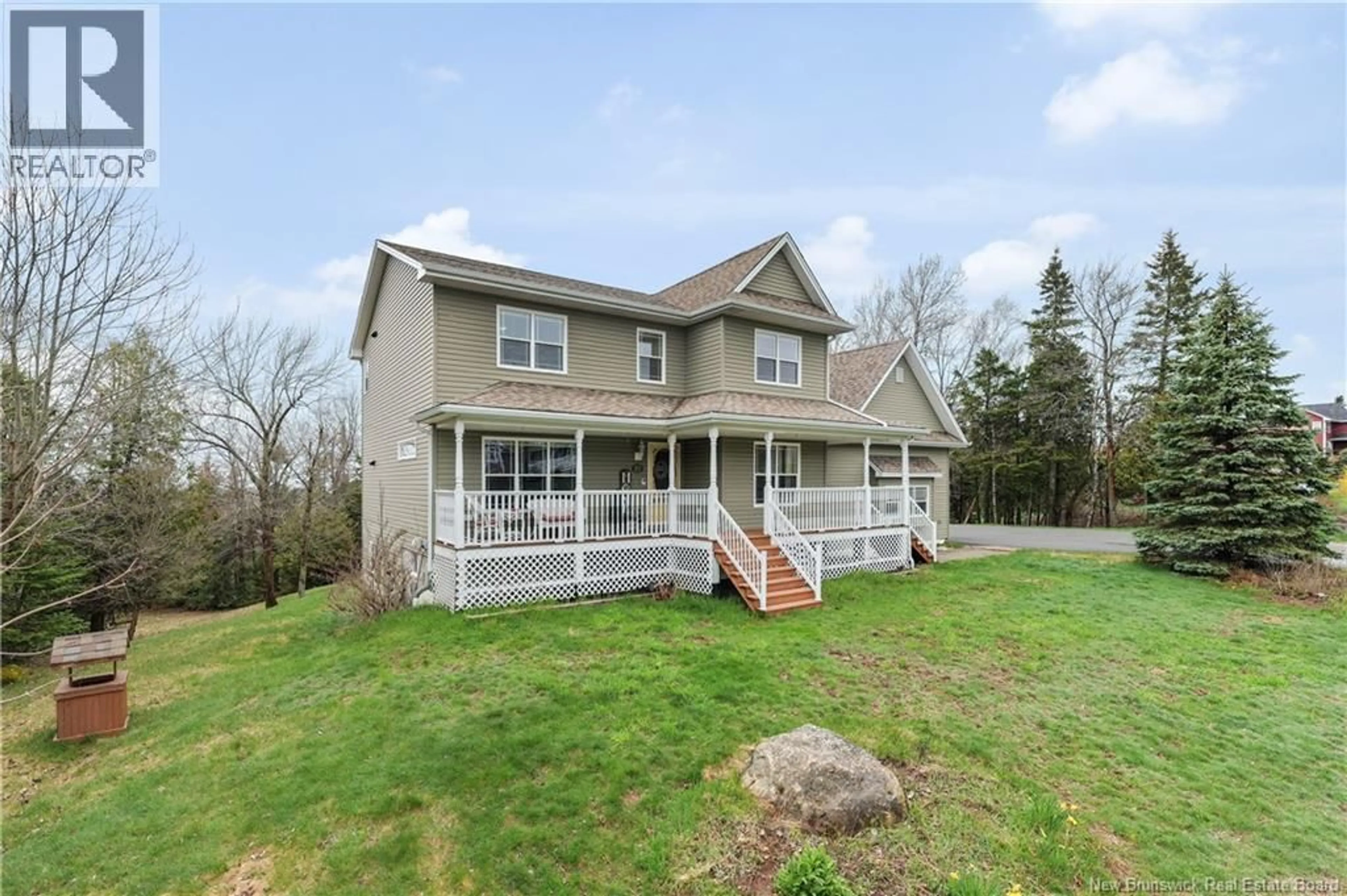 A pic from outside/outdoor area/front of a property/back of a property/a pic from drone, unknown for 37 SQUIRE DRIVE, Quispamsis New Brunswick E2G1C1