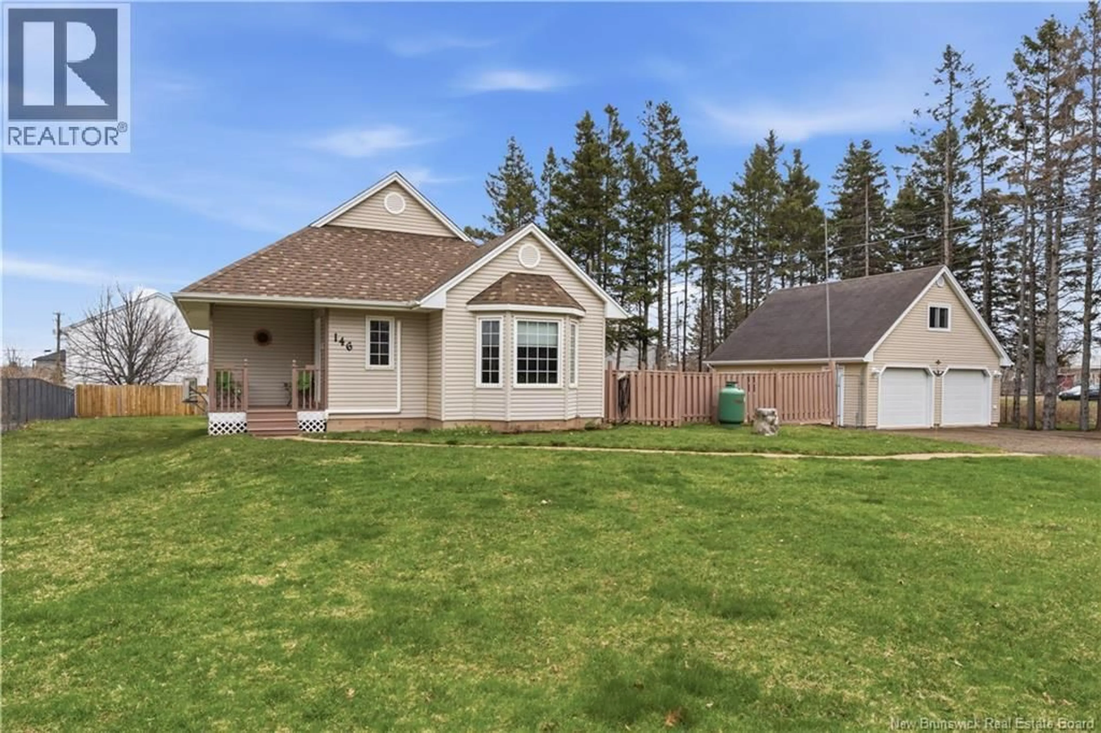 Home with vinyl exterior material, unknown for 146 HANNINGTON, Shediac New Brunswick E4P1W6