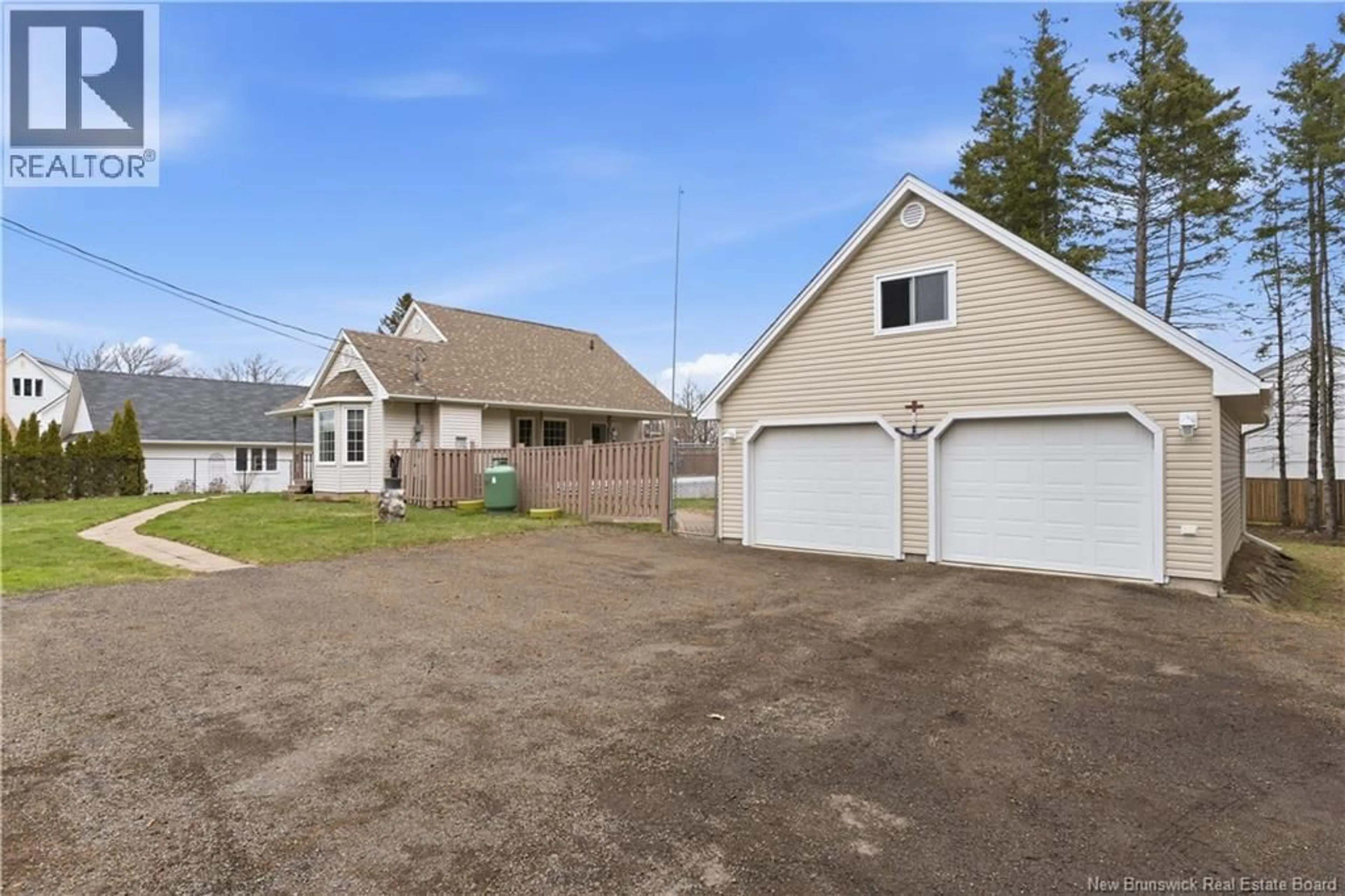 Indoor garage for 146 HANNINGTON, Shediac New Brunswick E4P1W6