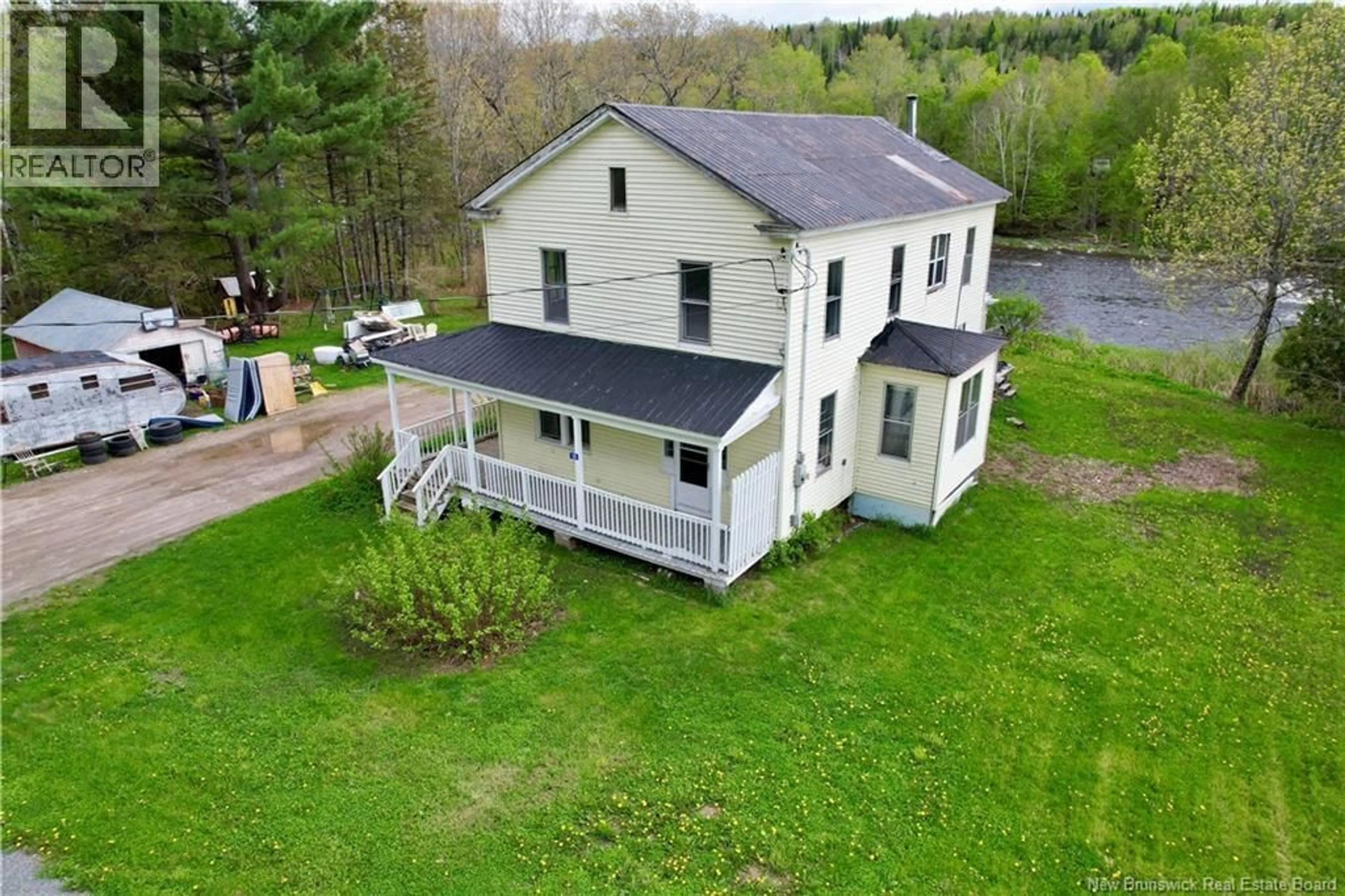 A pic from outside/outdoor area/front of a property/back of a property/a pic from drone, building for 18 WATER STREET, Nashwaak New Brunswick E6B1C8