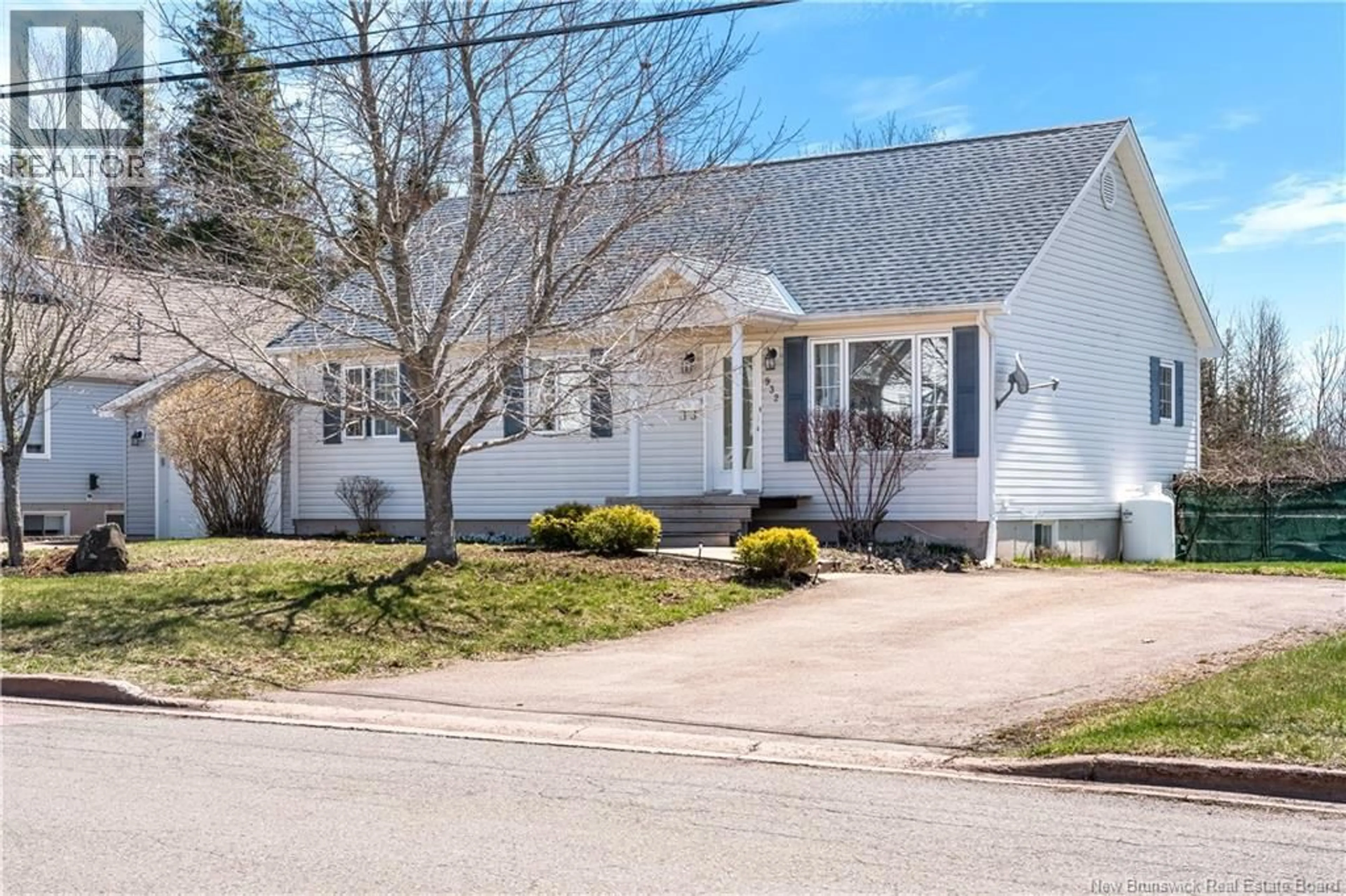 Home with vinyl exterior material, street for 932 BARACHOIS STREET, Dieppe New Brunswick E1A6X5