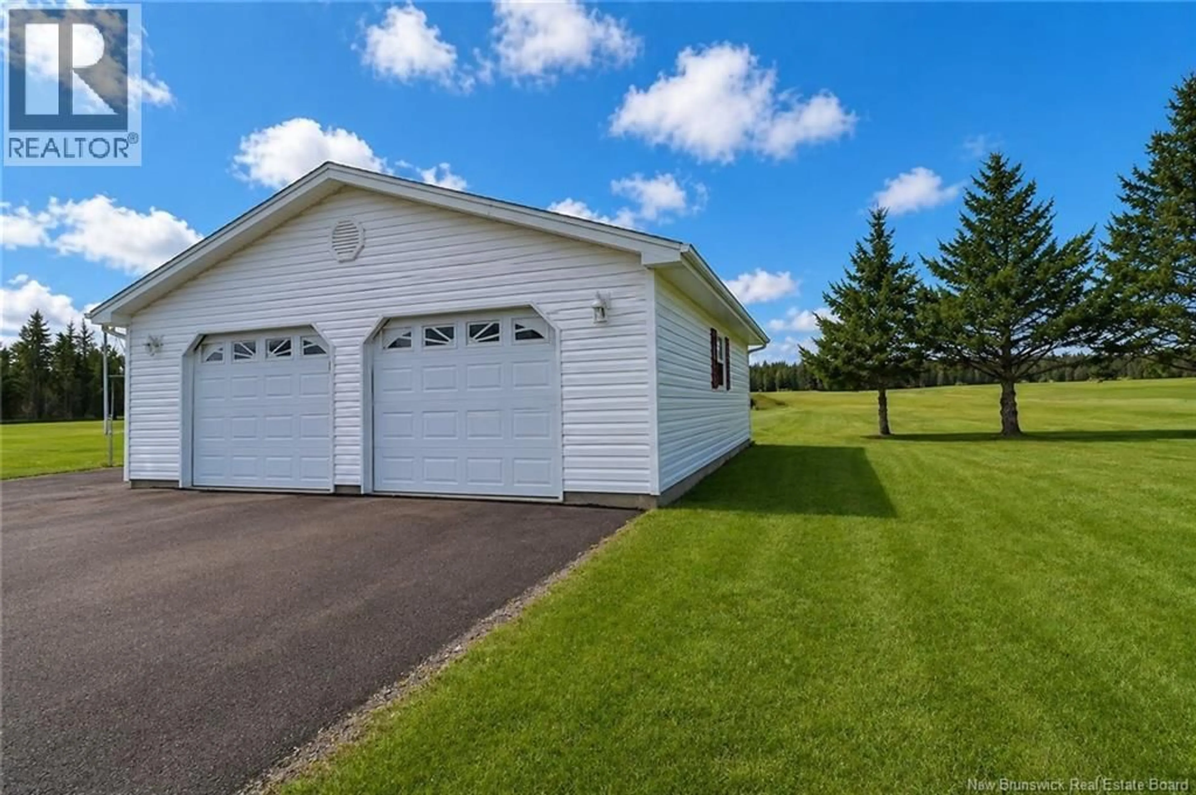 Indoor garage for 3505 ROUTE 132, Scoudouc New Brunswick E4P3M2