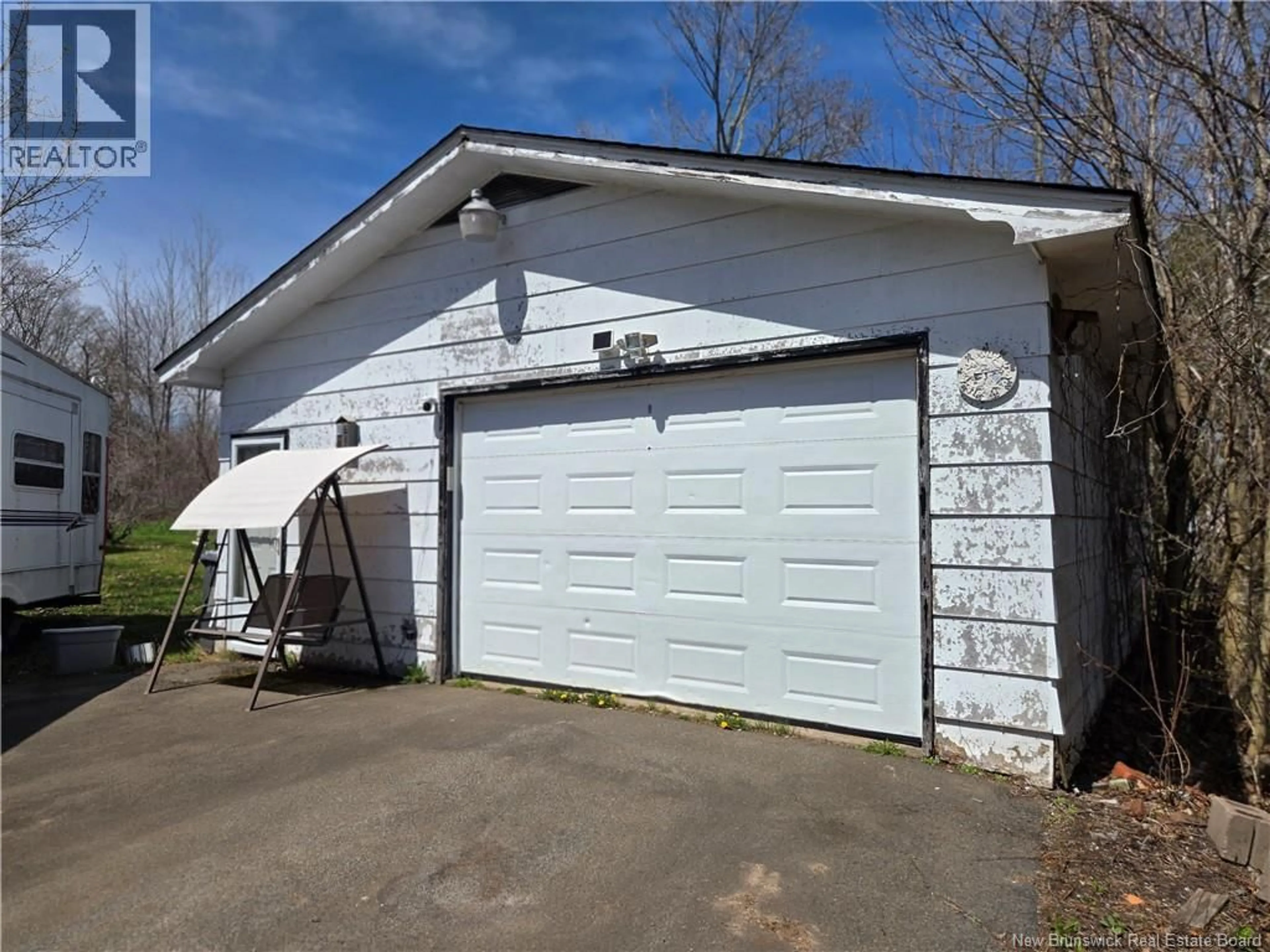 Indoor garage for 17-19 ACADEMY, Hillsborough New Brunswick E4H2R3