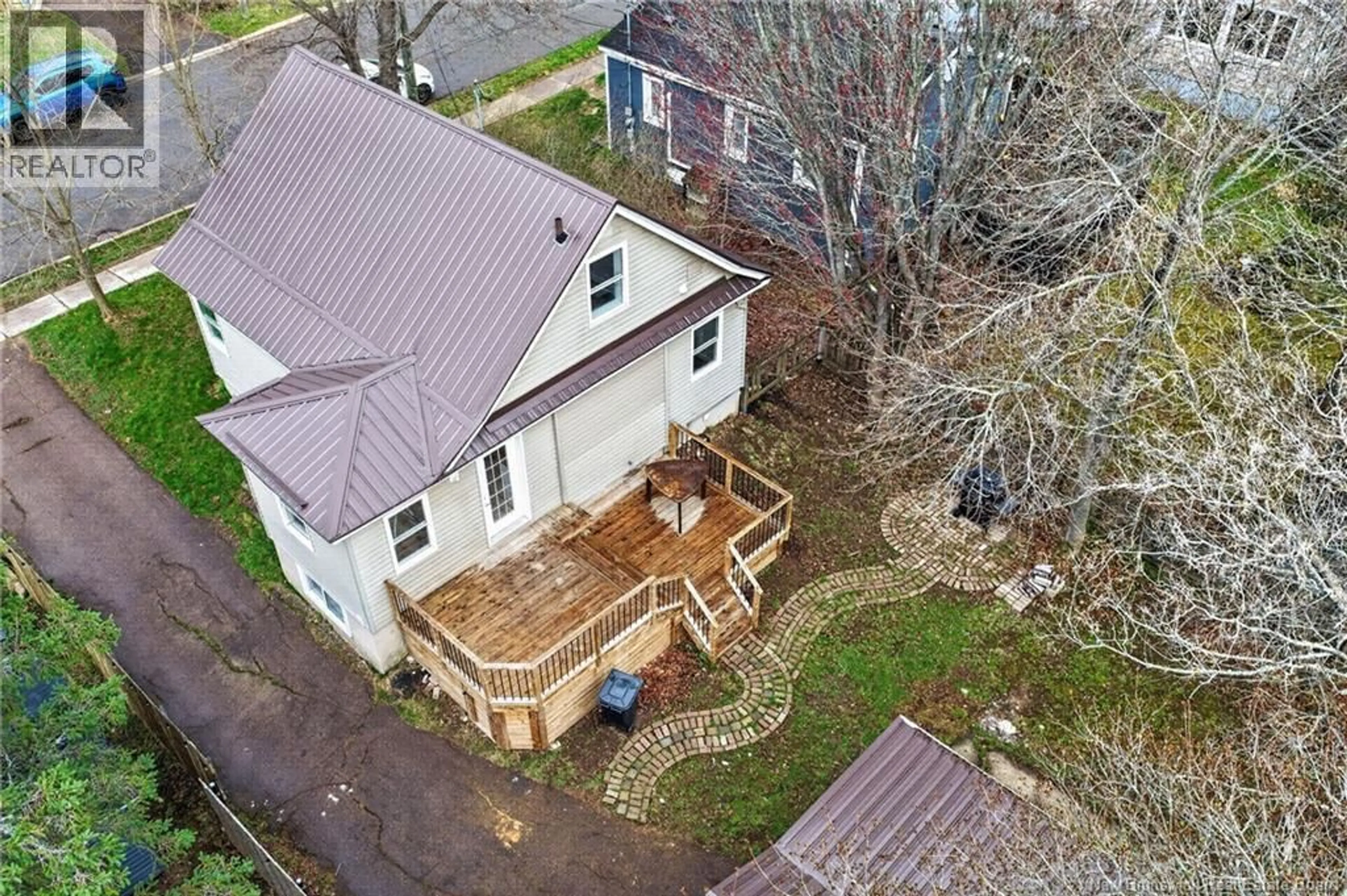 A pic from outside/outdoor area/front of a property/back of a property/a pic from drone, street for 85 ROCKLAND, Moncton New Brunswick E1A3T4