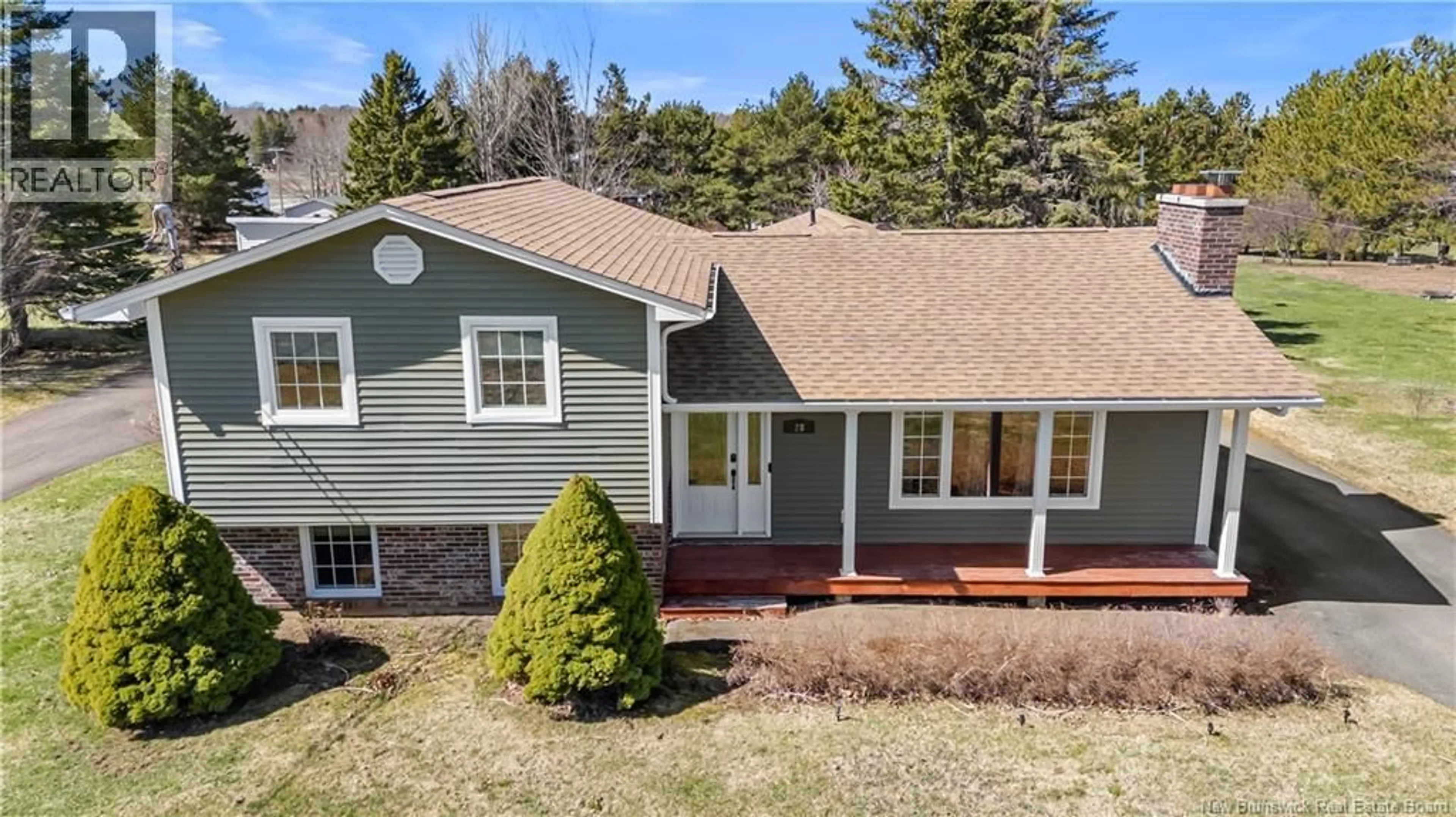 A pic from outside/outdoor area/front of a property/back of a property/a pic from drone, street for 28 YVON, Saint-Antoine New Brunswick E4V1L1