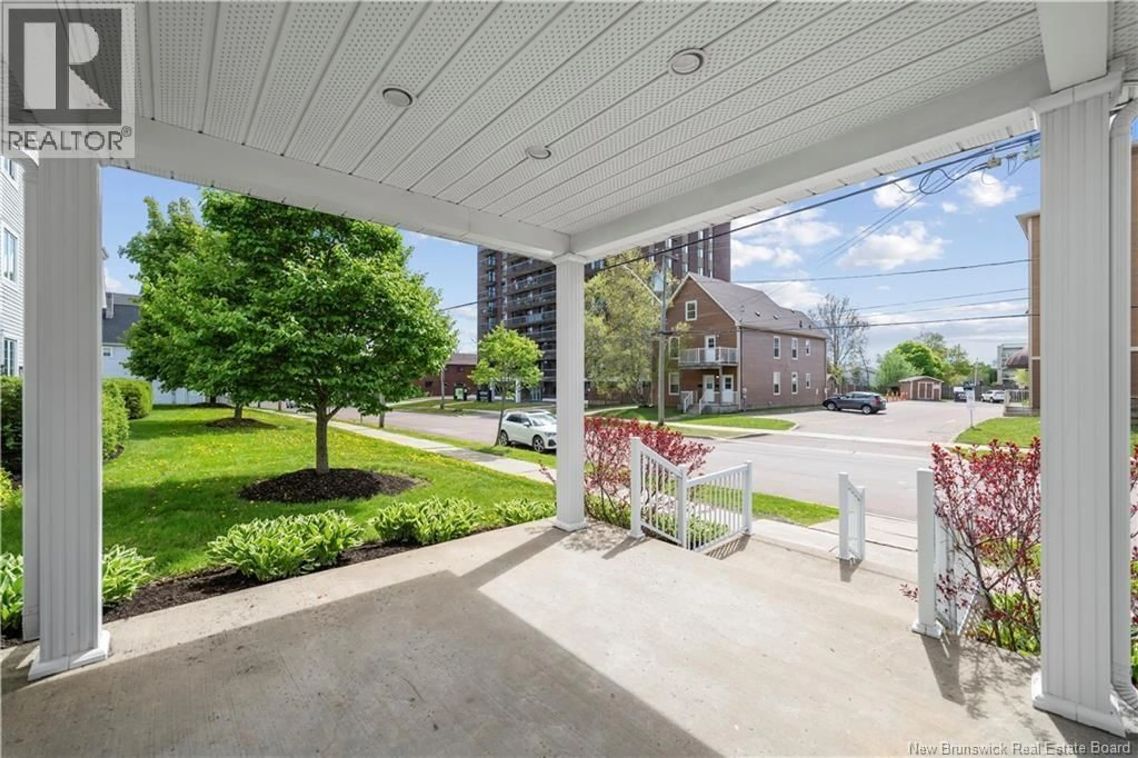 Indoor foyer for 305 - 77 CAMERON STREET, Moncton New Brunswick E1C0C4