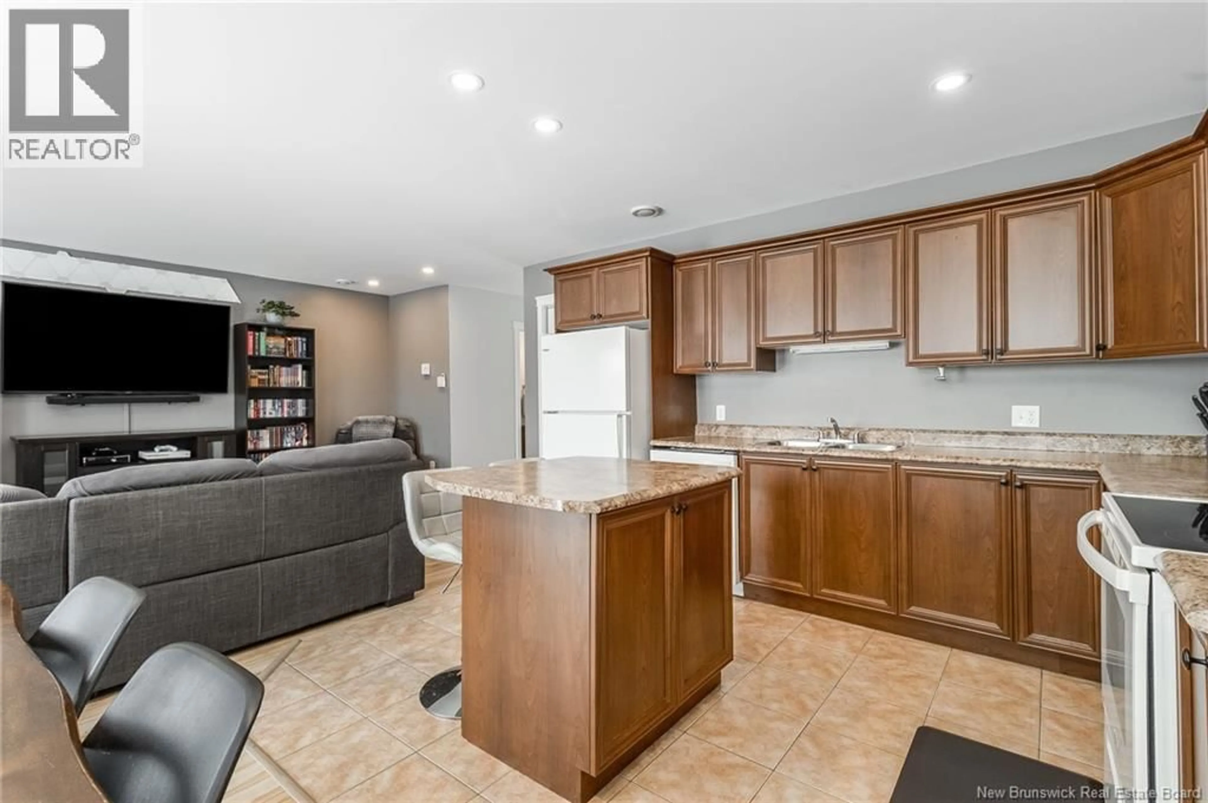 Open concept kitchen, unknown for 5 COSTALL STREET, Oromocto New Brunswick E2V0C6