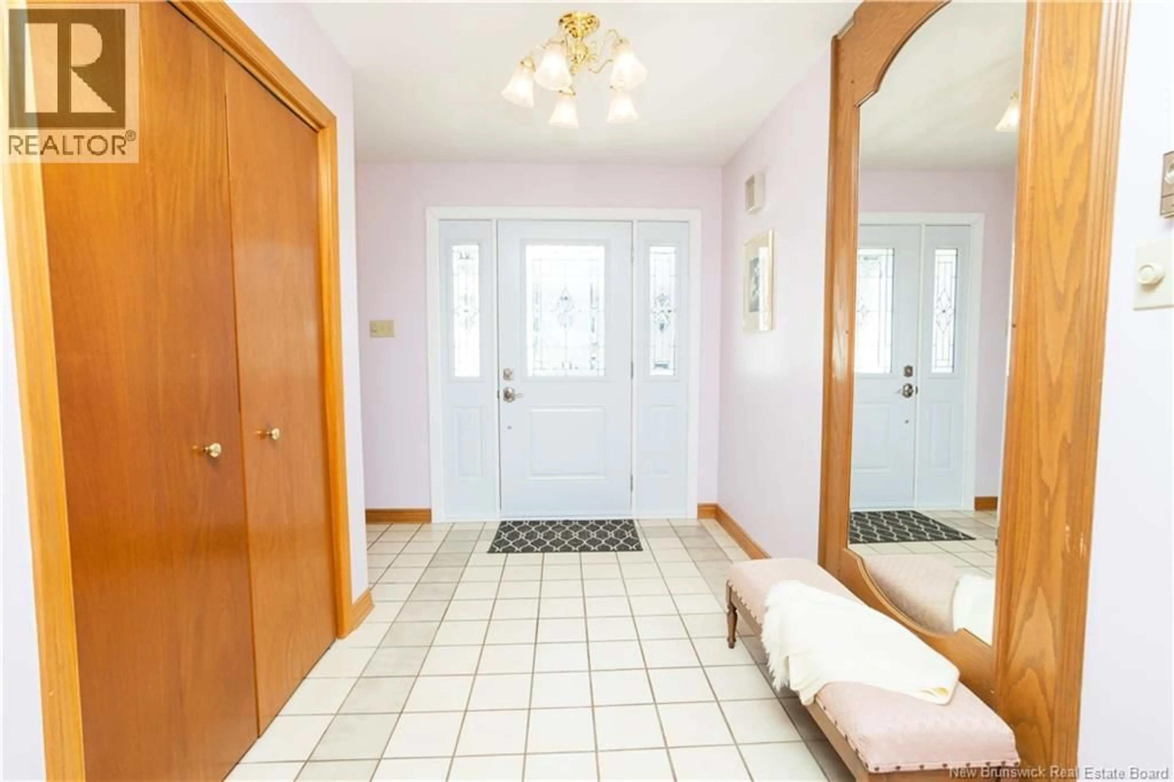Indoor entryway for 15 TALISMAN CRESCENT, Fredericton New Brunswick E3C1L9
