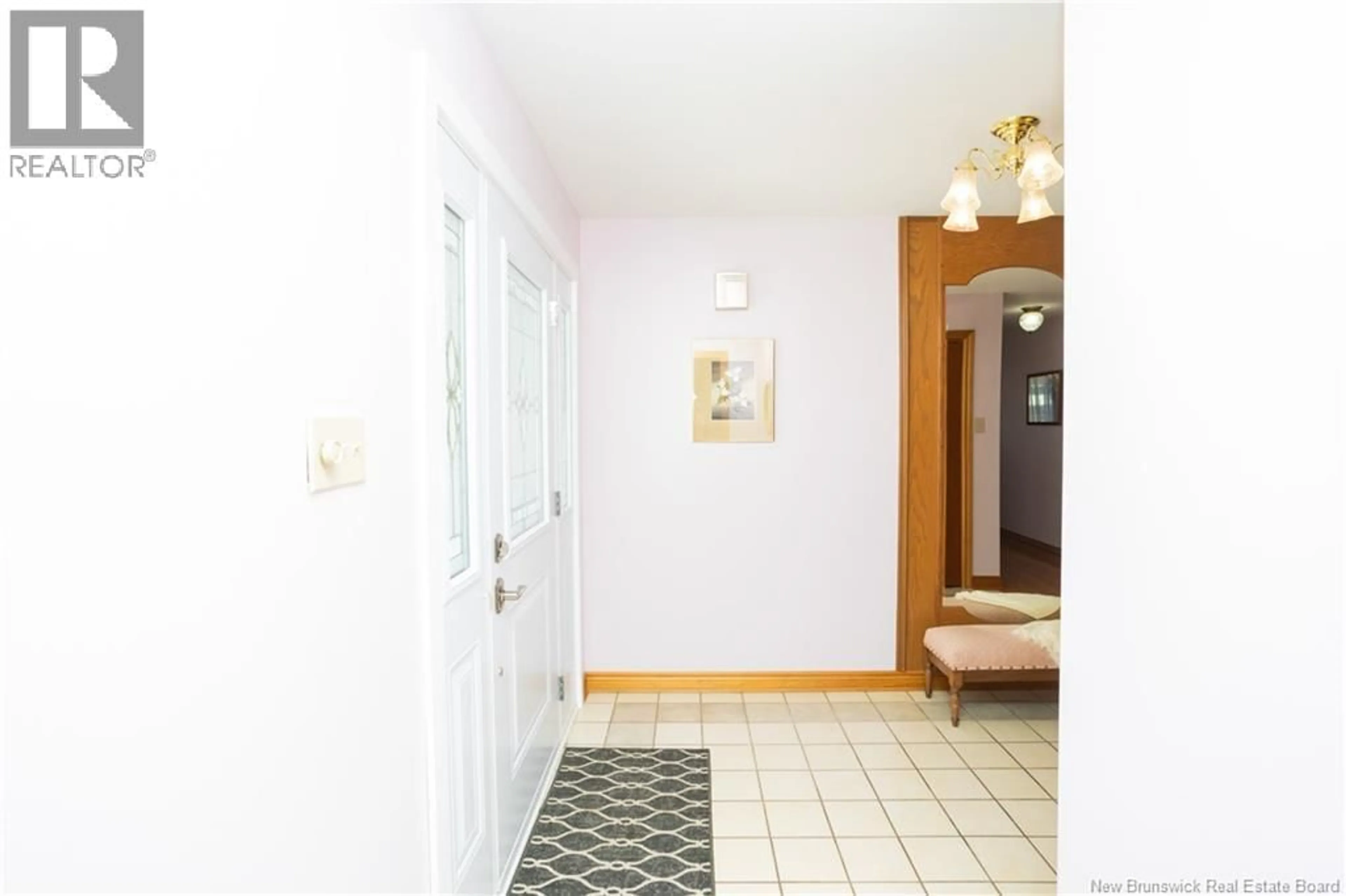 Indoor foyer for 15 TALISMAN CRESCENT, Fredericton New Brunswick E3C1L9