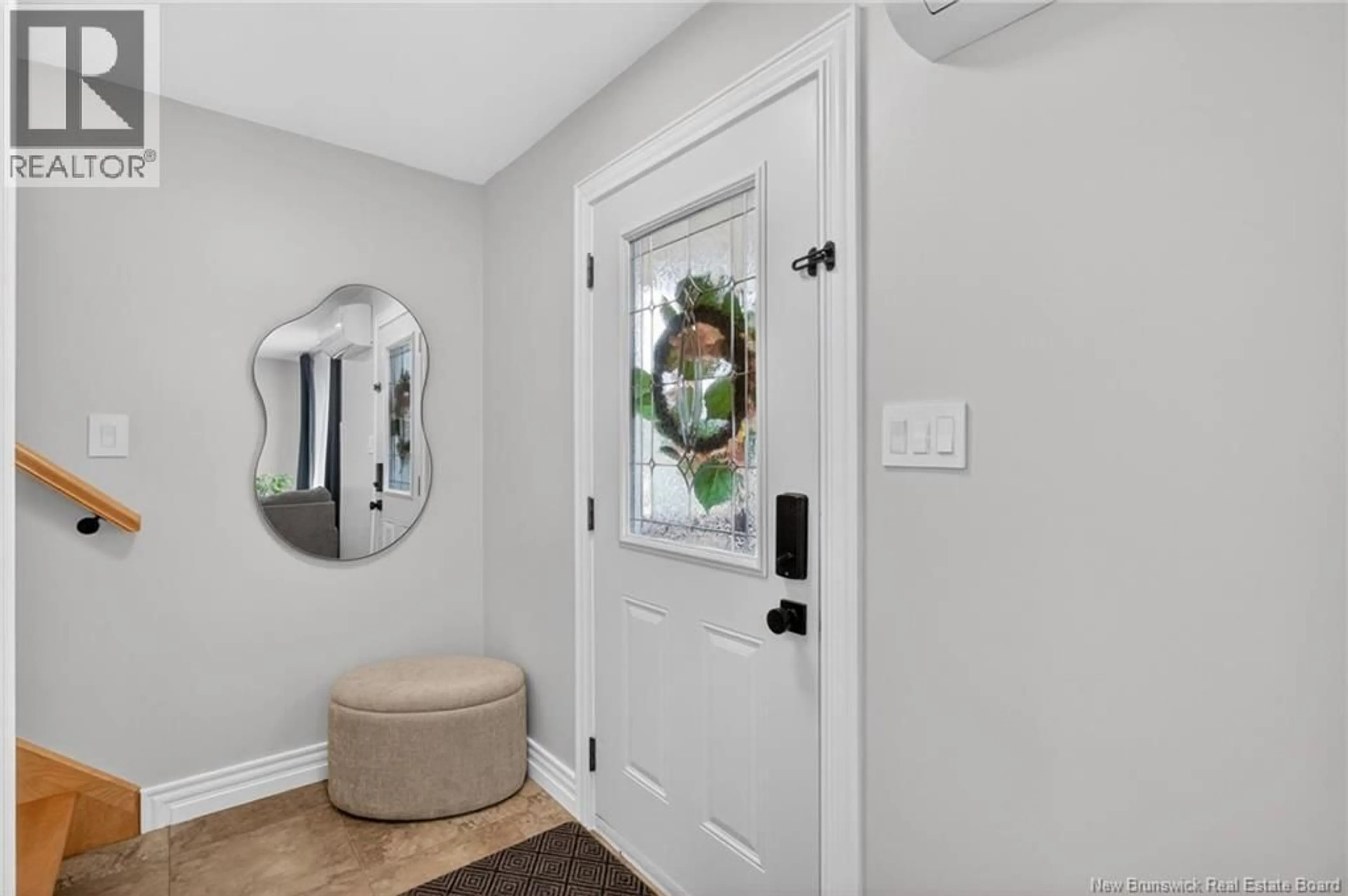 Indoor entryway for 33 MYRIAM CRESCENT, Moncton New Brunswick E1A0V4