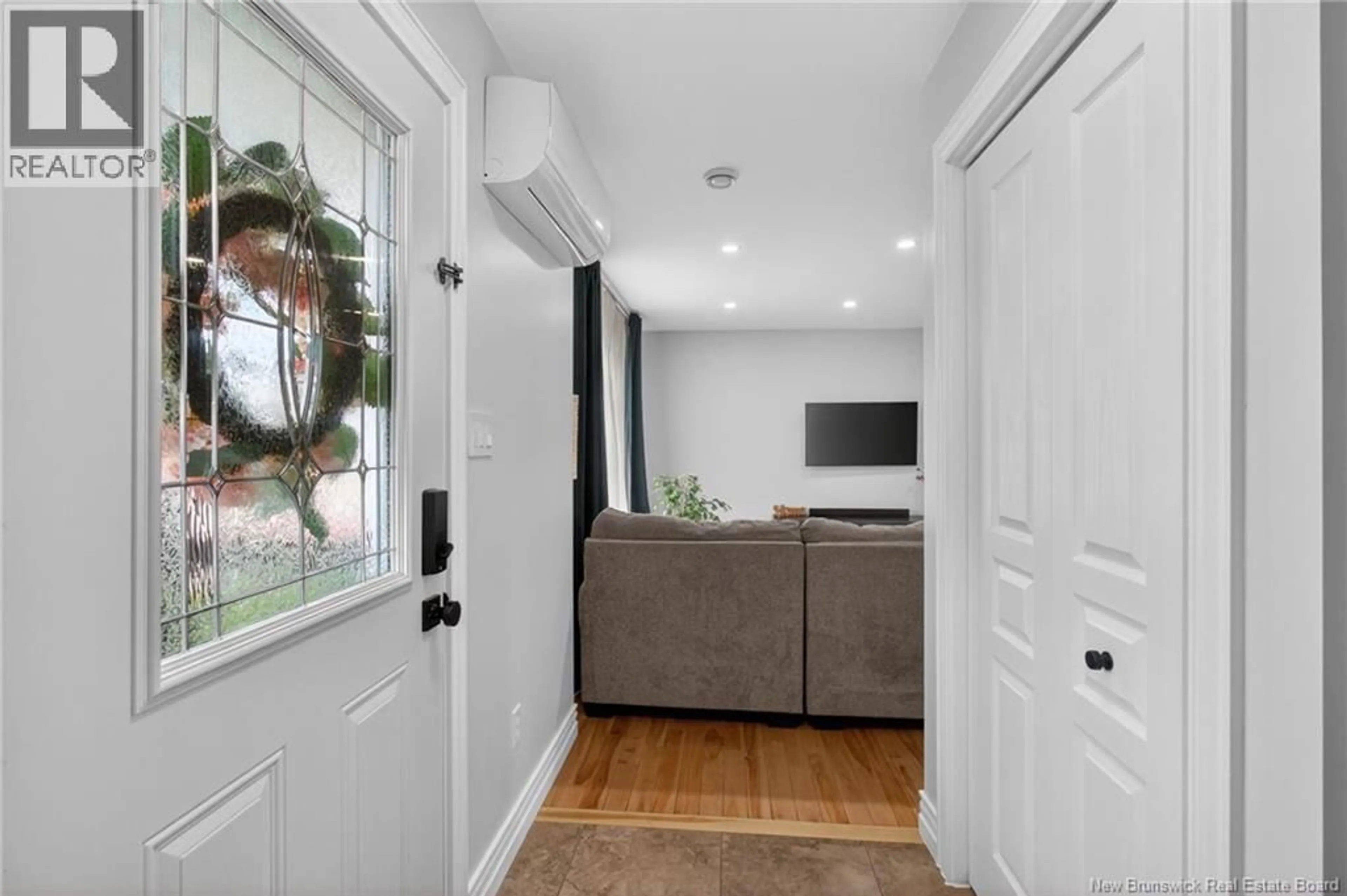 Indoor entryway for 33 MYRIAM CRESCENT, Moncton New Brunswick E1A0V4