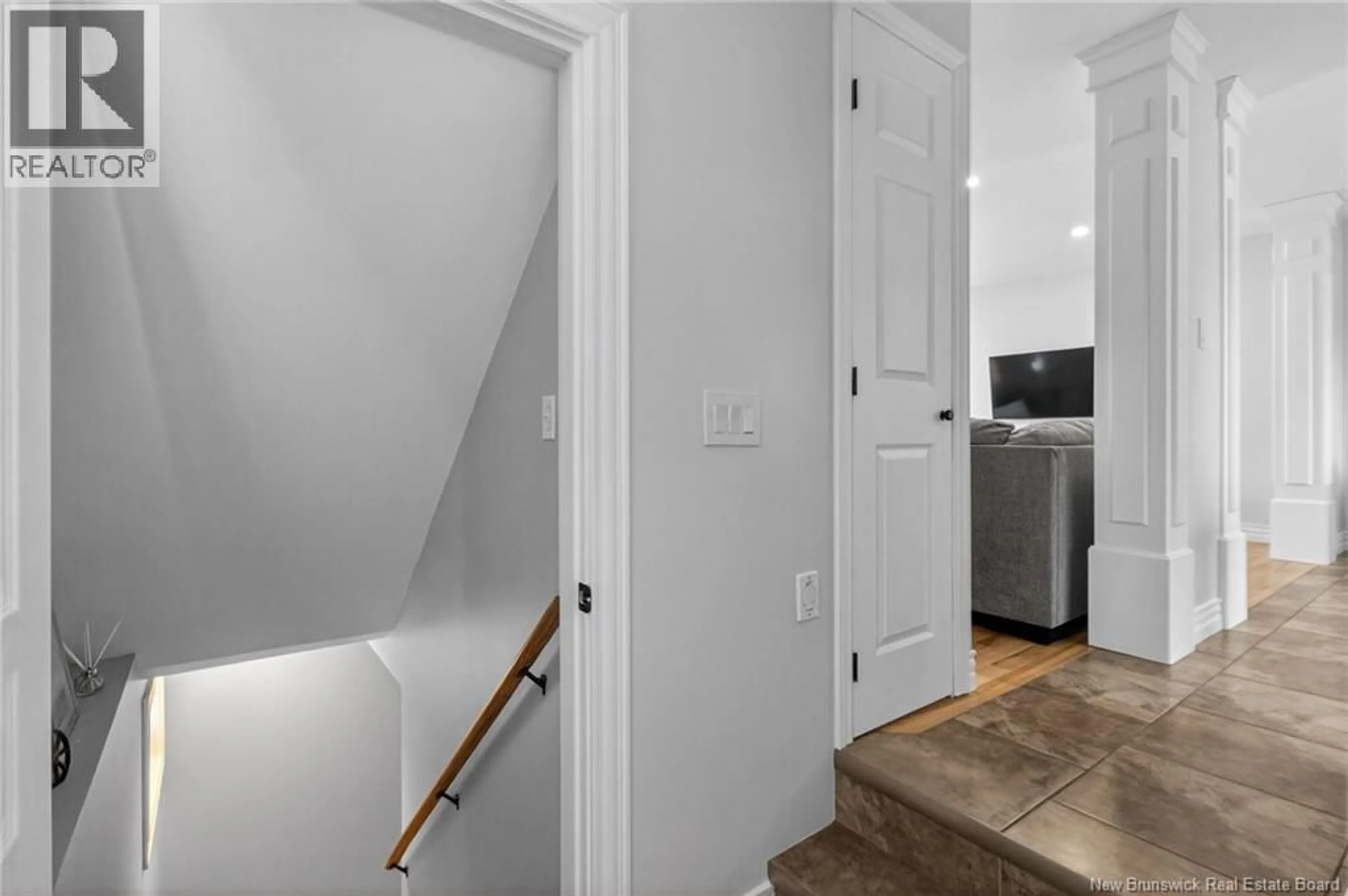 Indoor entryway for 33 MYRIAM CRESCENT, Moncton New Brunswick E1A0V4