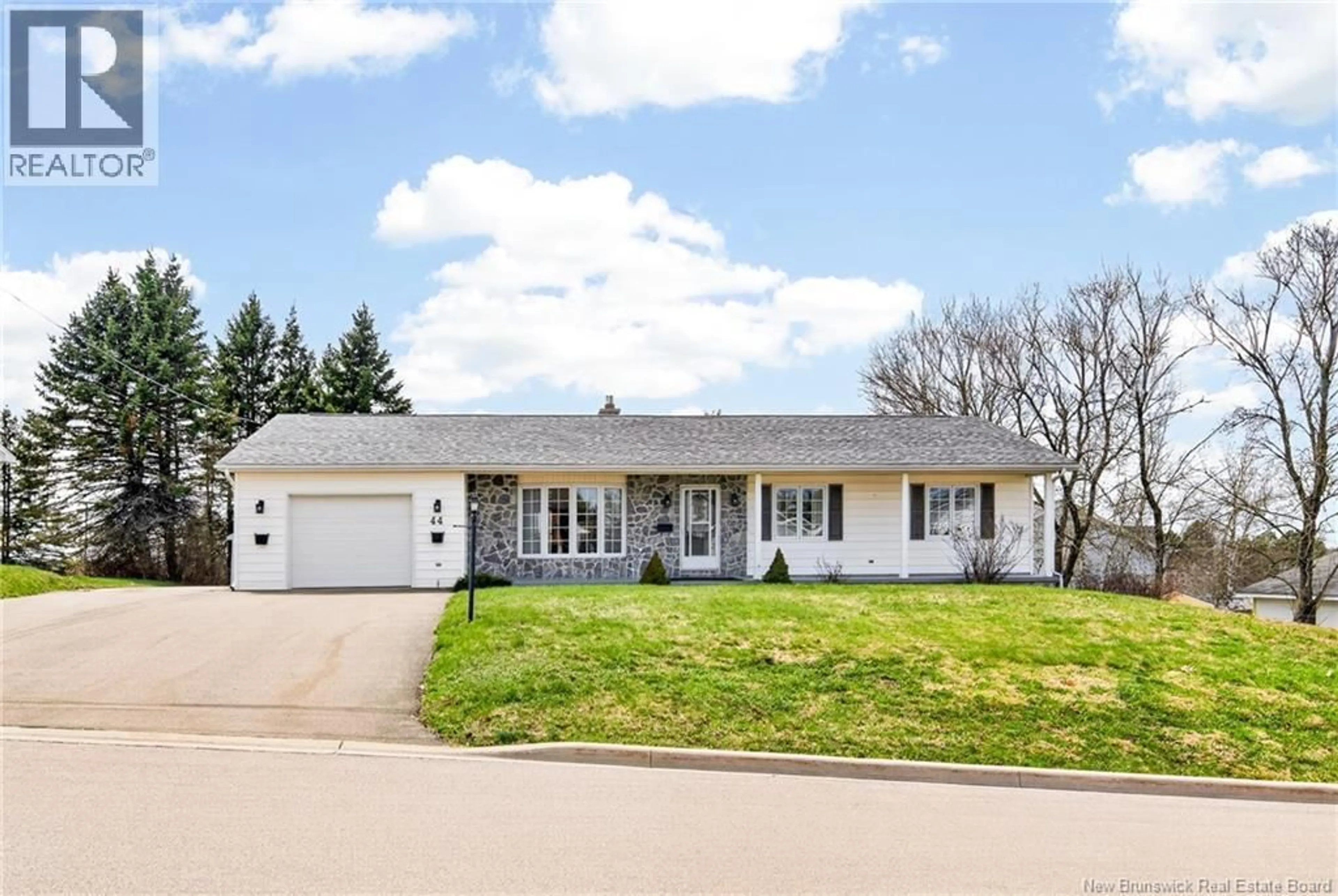 Home with vinyl exterior material, street for 44 WOOLRIDGE STREET, Riverview New Brunswick E1B4G3