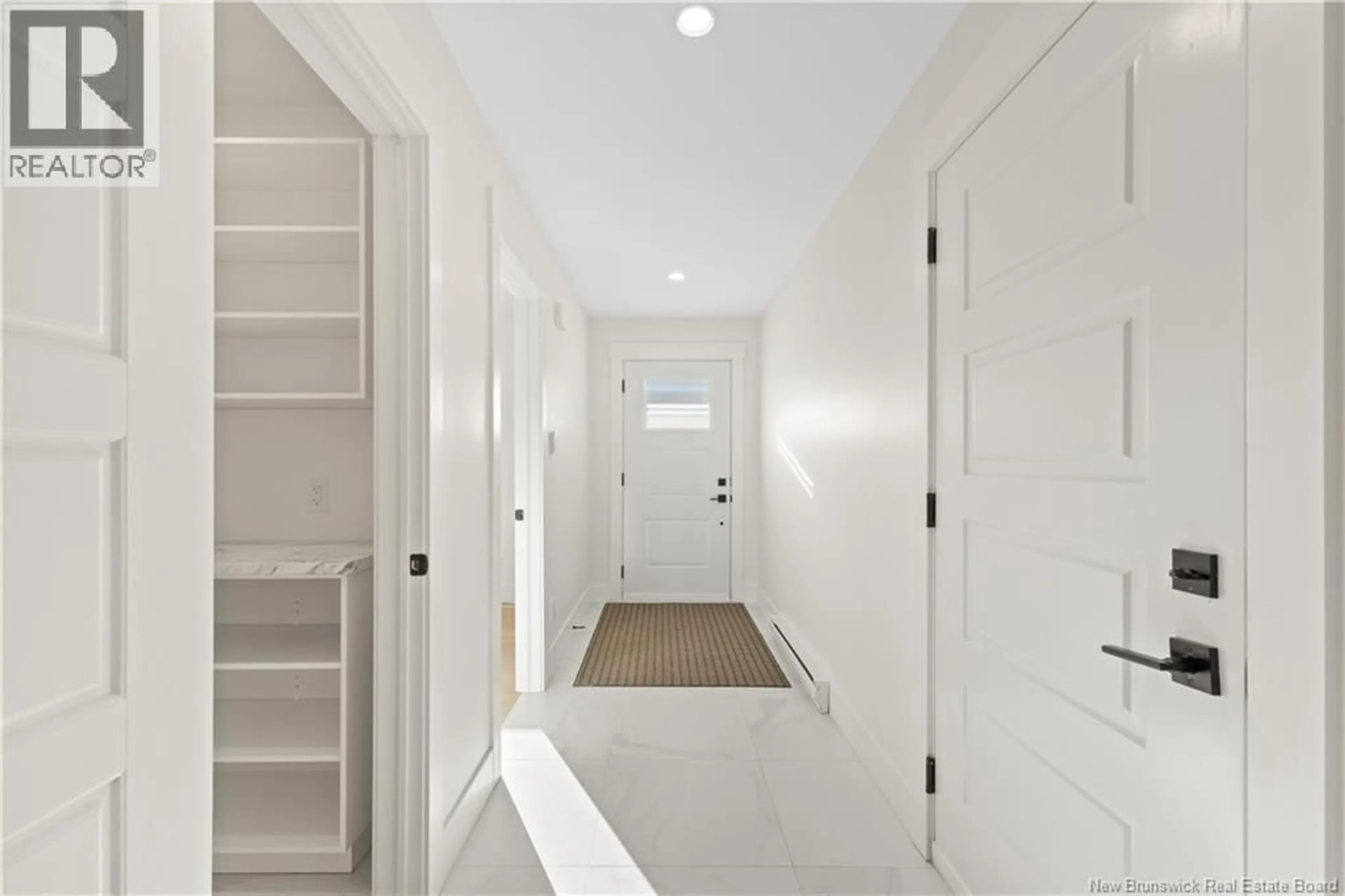 Indoor entryway for 231 SIMONE GALLANT STREET, Shediac New Brunswick E4P2B7