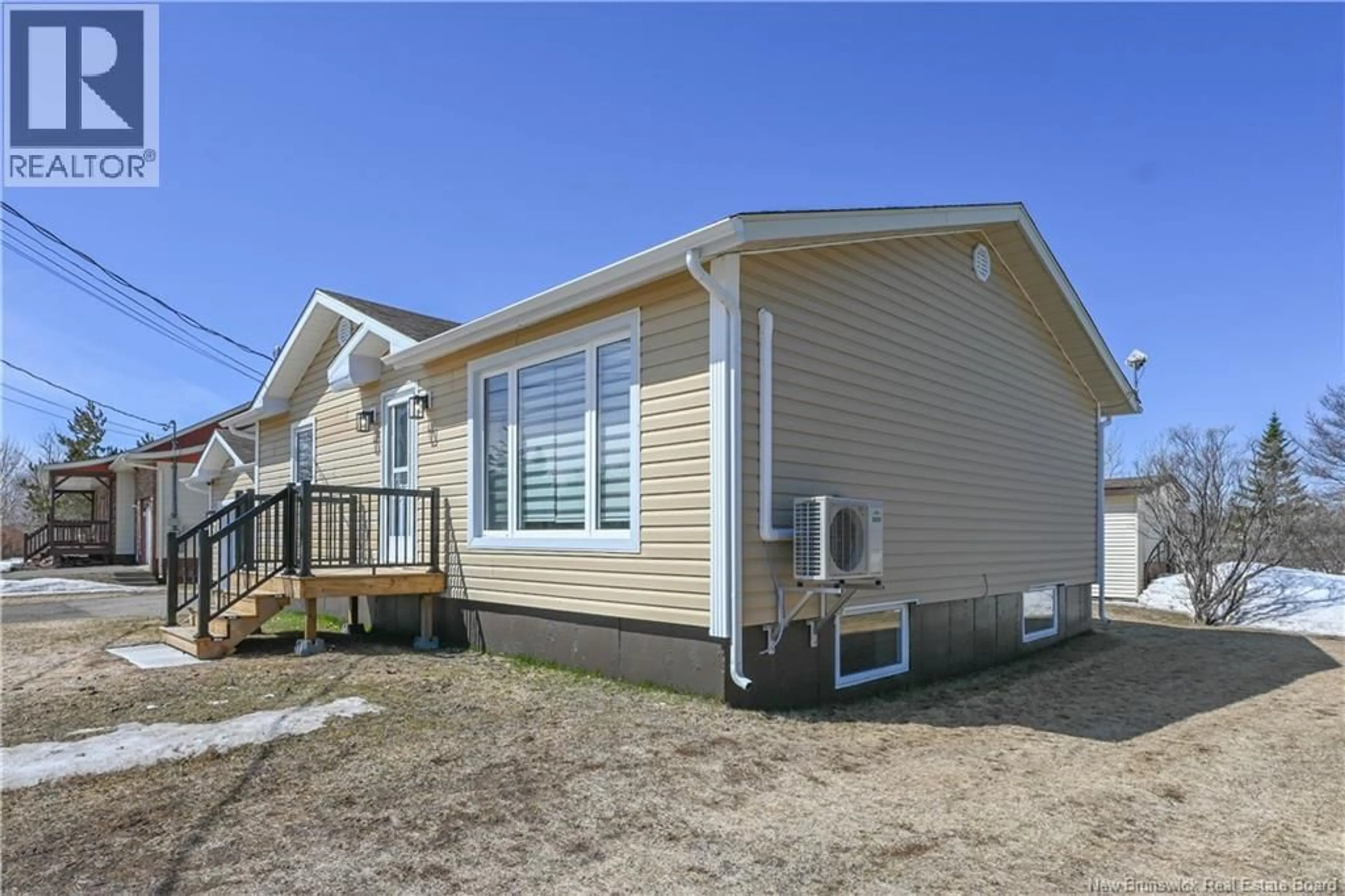 Home with vinyl exterior material, unknown for 106 DES CHAMPS STREET, Lamèque New Brunswick E8T1E7