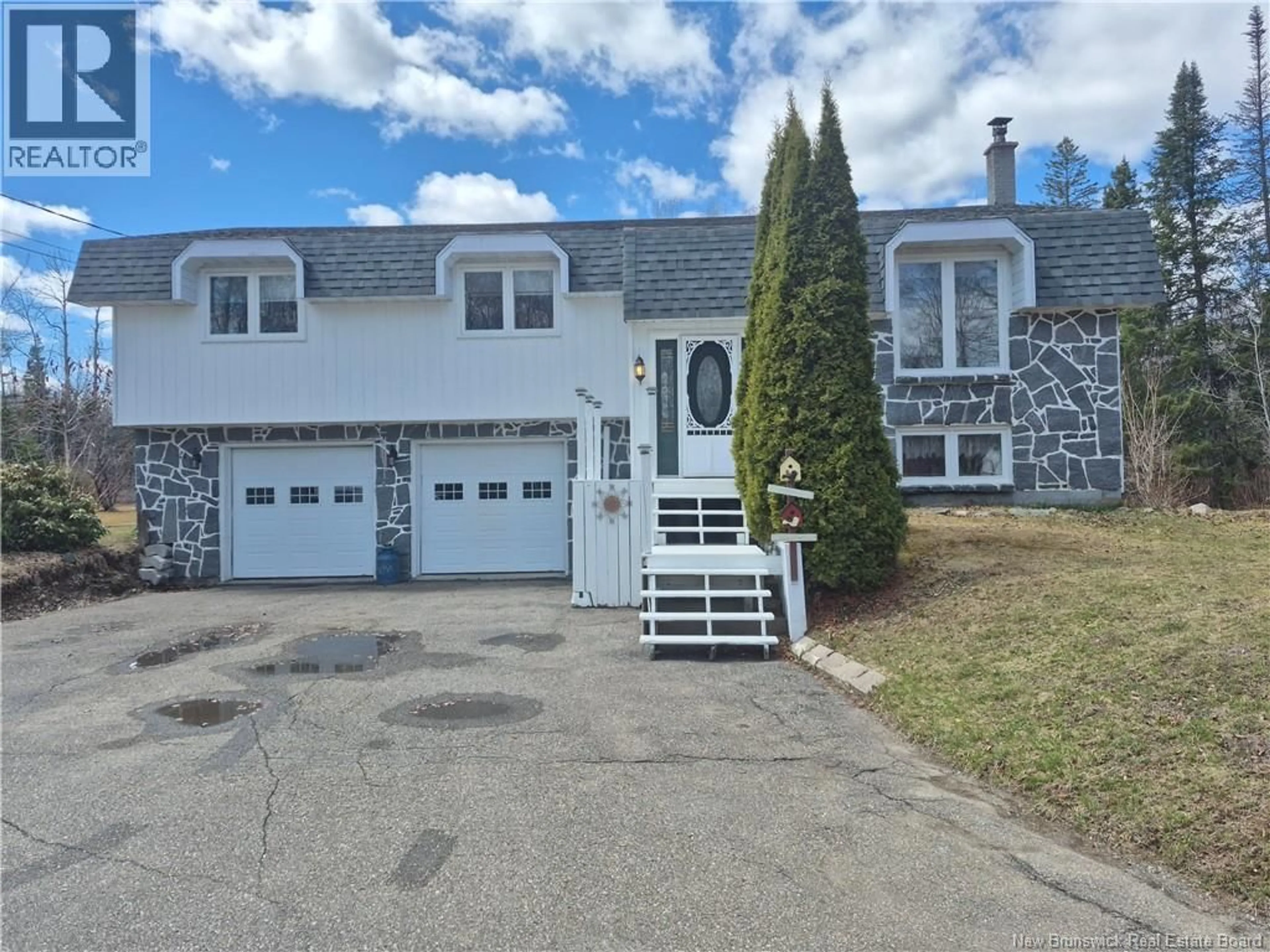Home with vinyl exterior material, street for 2533 ROUTE 322, Saint-Laurent New Brunswick E8K3K4