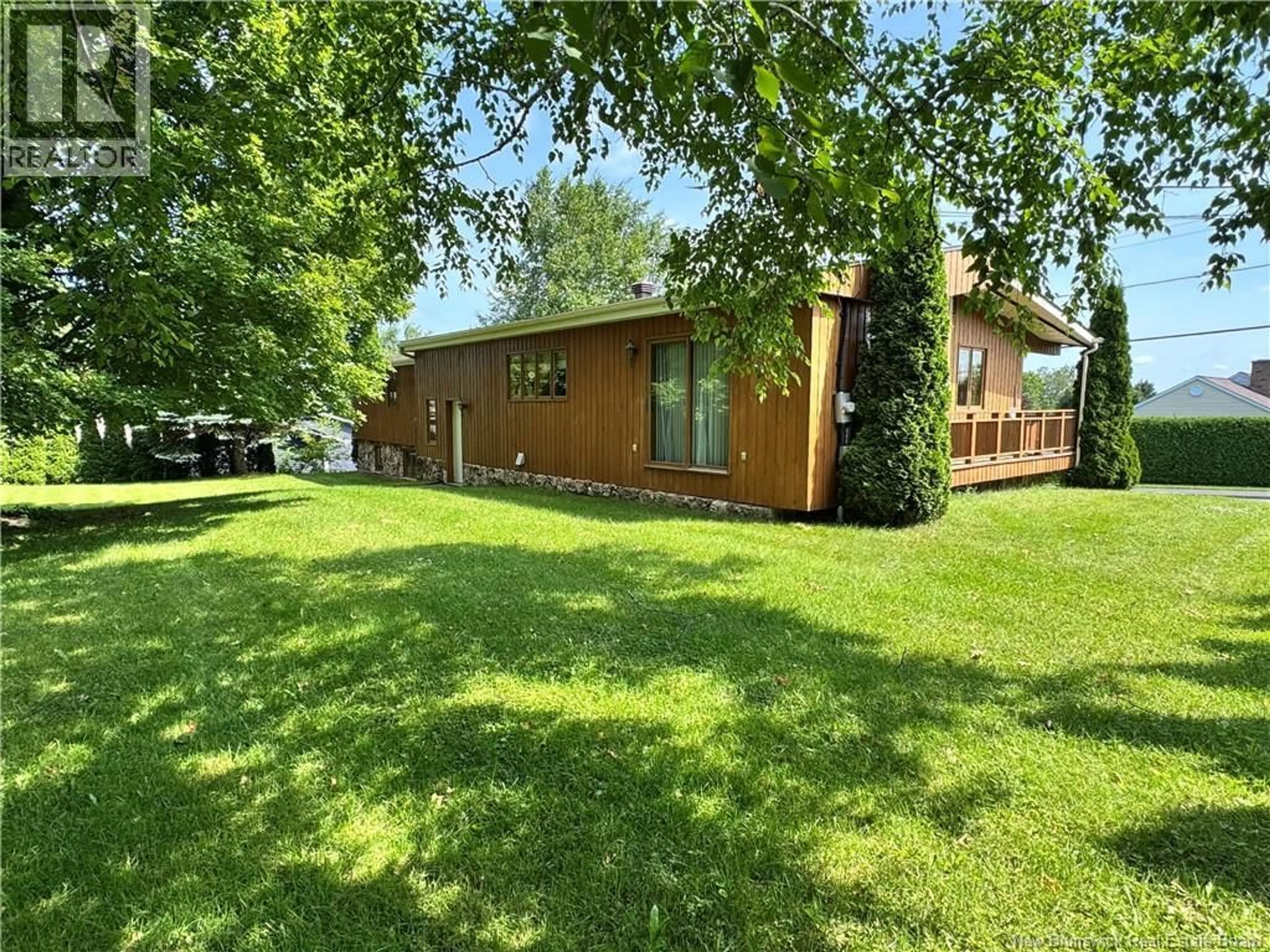 A pic from outside/outdoor area/front of a property/back of a property/a pic from drone, water/lake/river/ocean view for 27 LAFRANCE, Grand-Sault/Grand Falls New Brunswick E3Z1A4