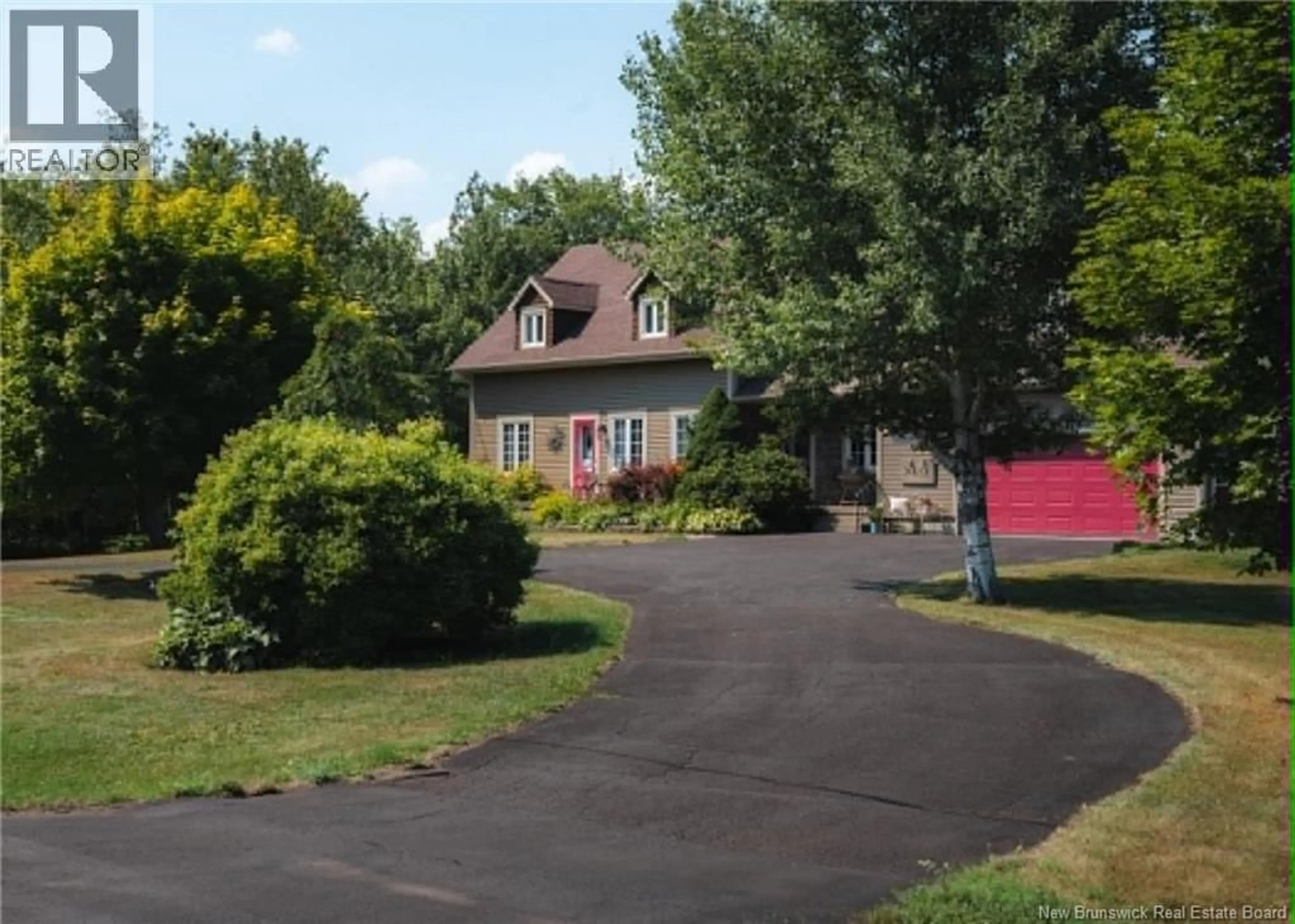 A pic from outside/outdoor area/front of a property/back of a property/a pic from drone, street for 3813 RUE LUCE, Tracadie New Brunswick E1X1B5