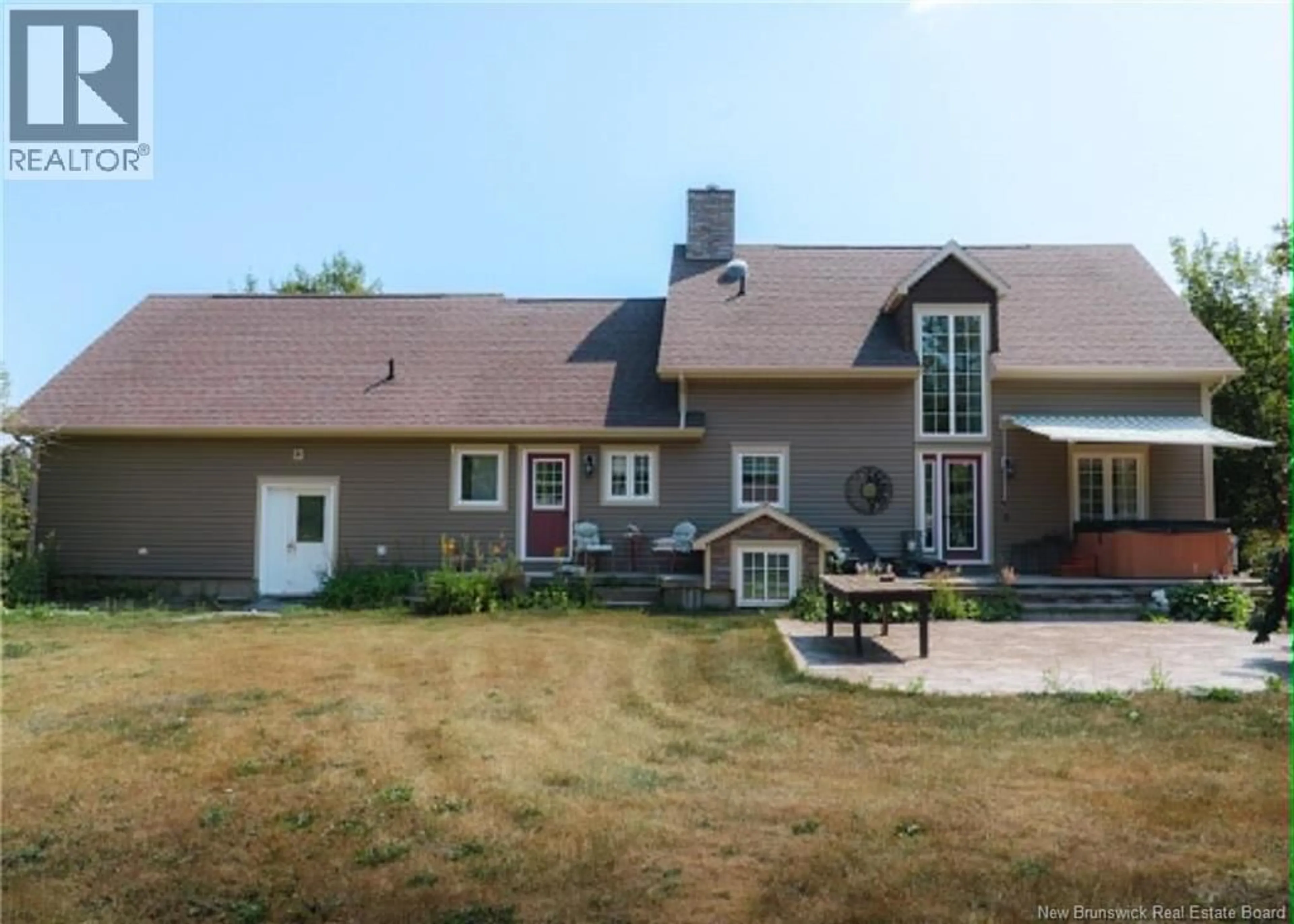 A pic from outside/outdoor area/front of a property/back of a property/a pic from drone, unknown for 3813 RUE LUCE, Tracadie New Brunswick E1X1B5