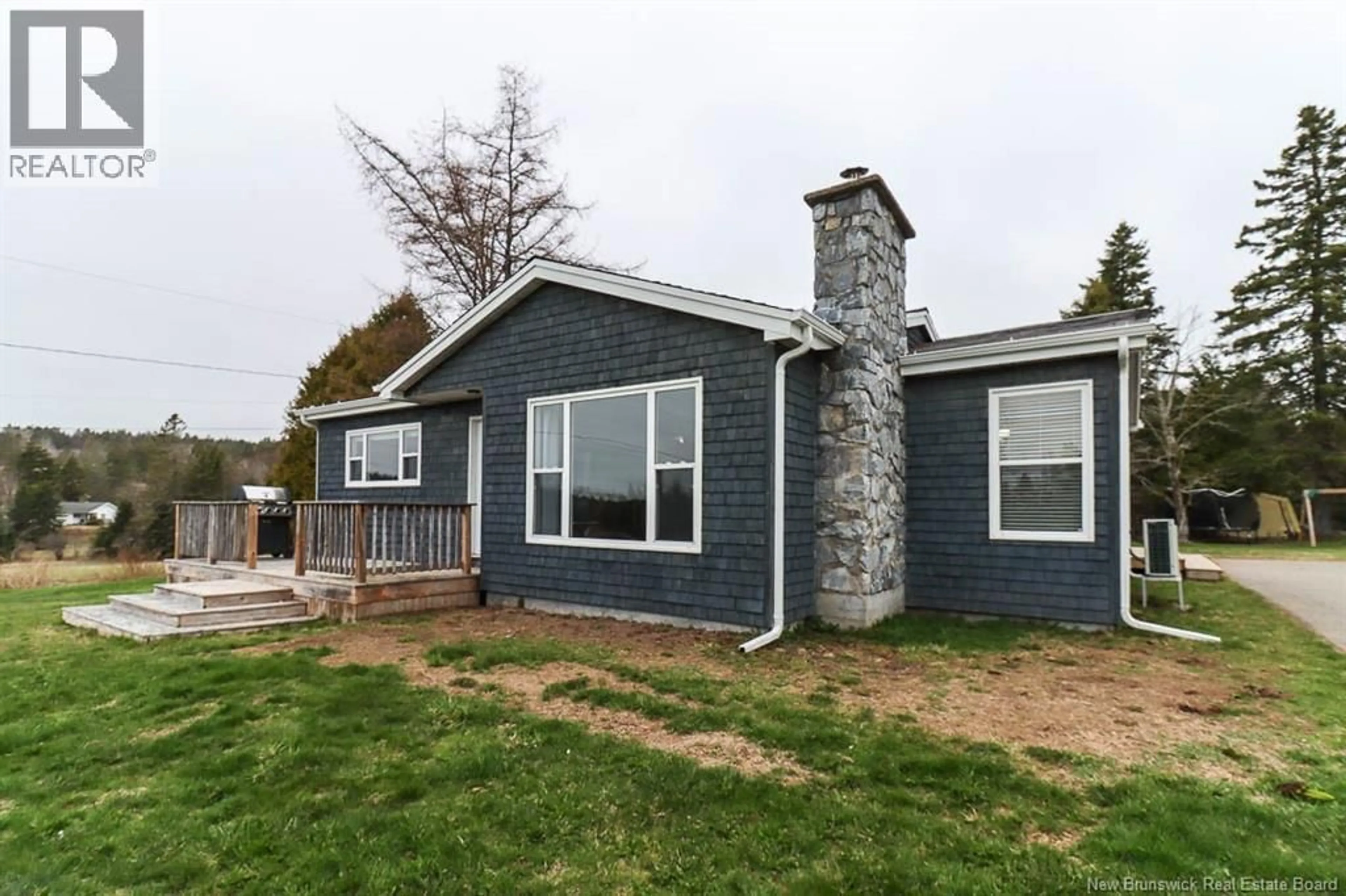 Home with vinyl exterior material, unknown for 1417 ROUTE 111, Fairfield New Brunswick E5R1B1