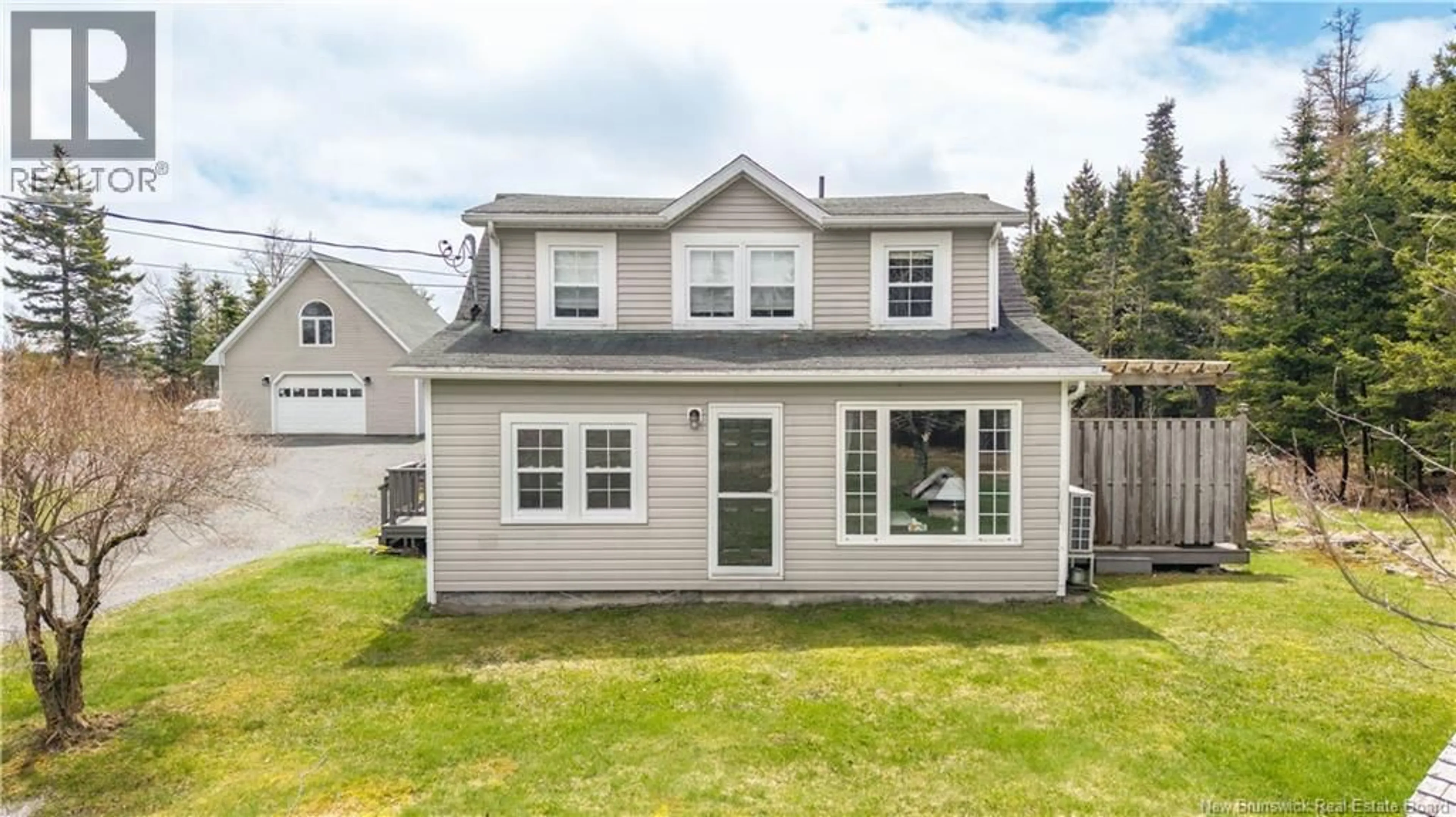 Home with vinyl exterior material, street for 10 STANLEY OLIVER ROAD, Back Bay New Brunswick E5C1Z4