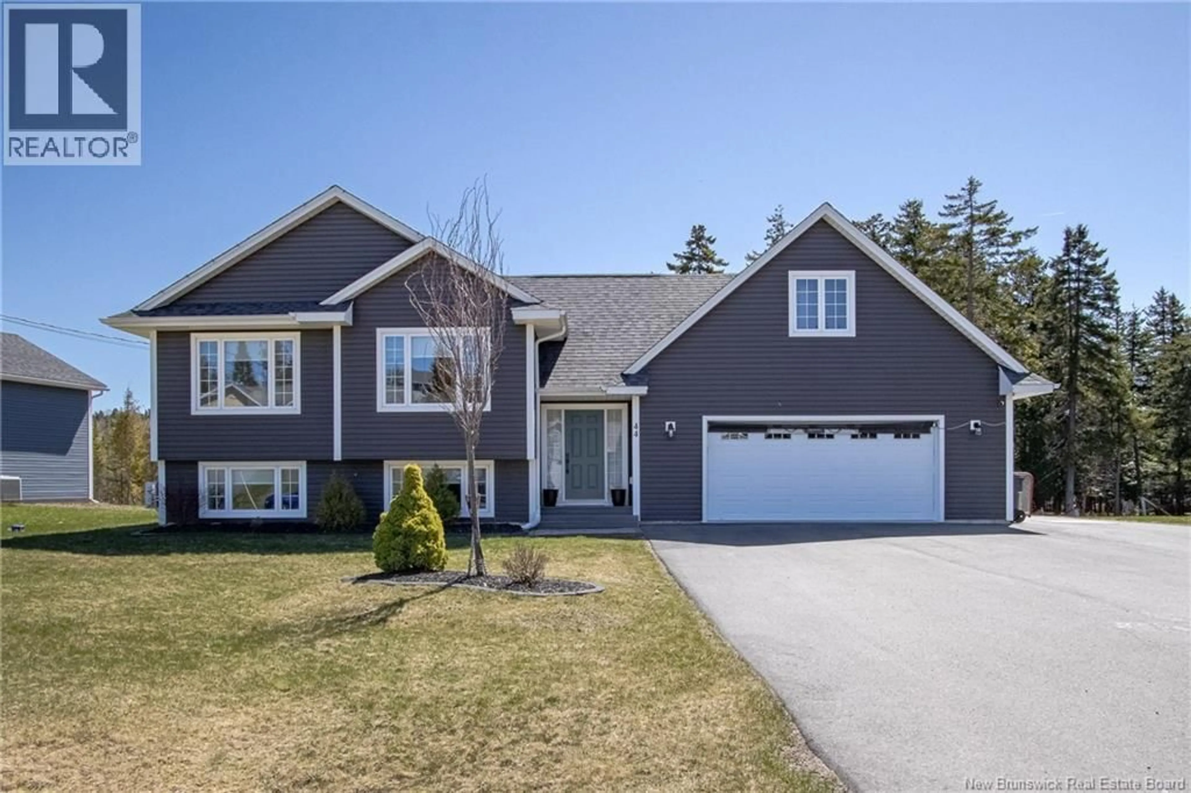 Home with vinyl exterior material, street for 44 LEAH BOULEVARD, Quispamsis New Brunswick E2E6E7