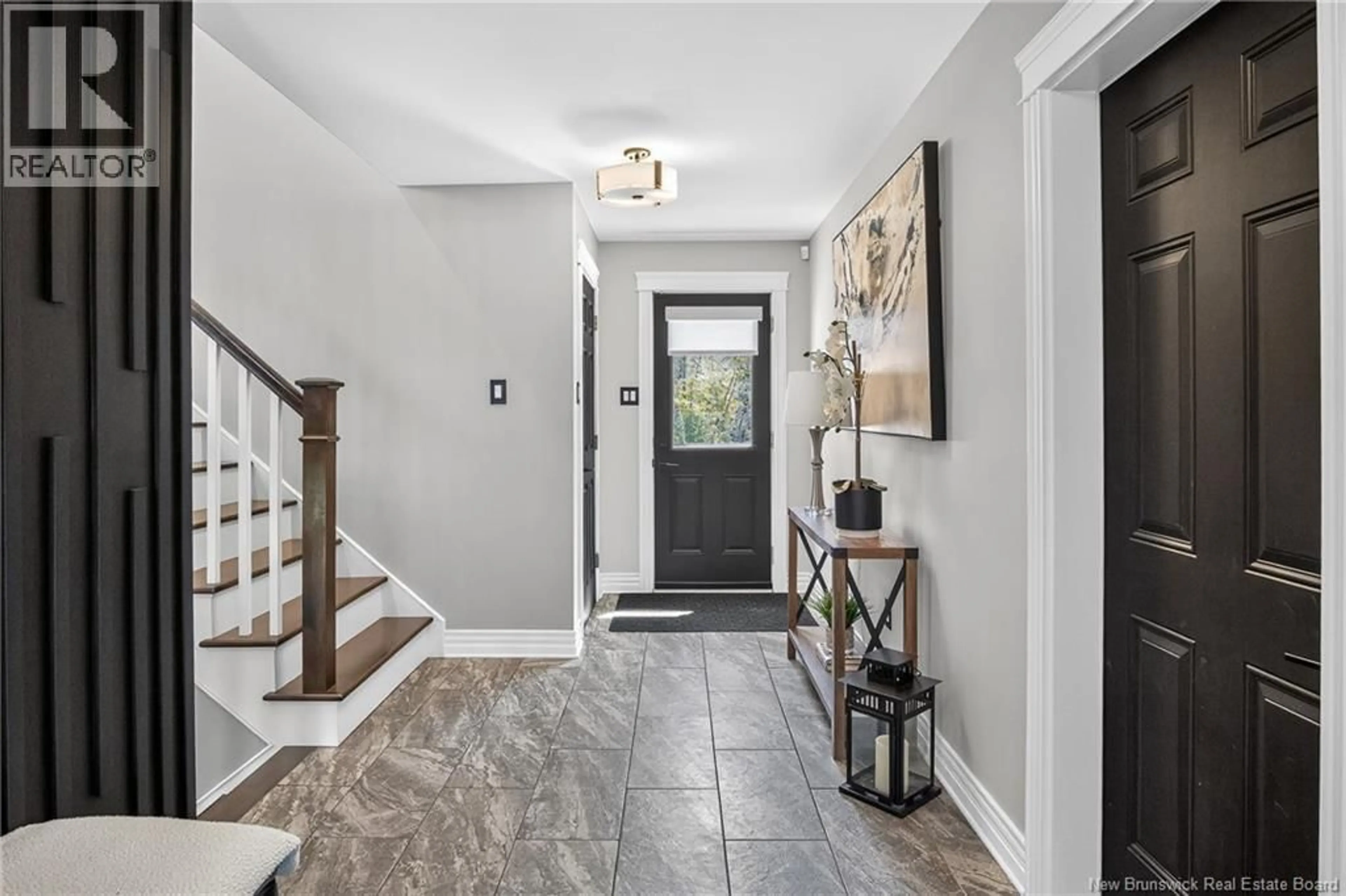 Indoor entryway for 44 LEAH BOULEVARD, Quispamsis New Brunswick E2E6E7