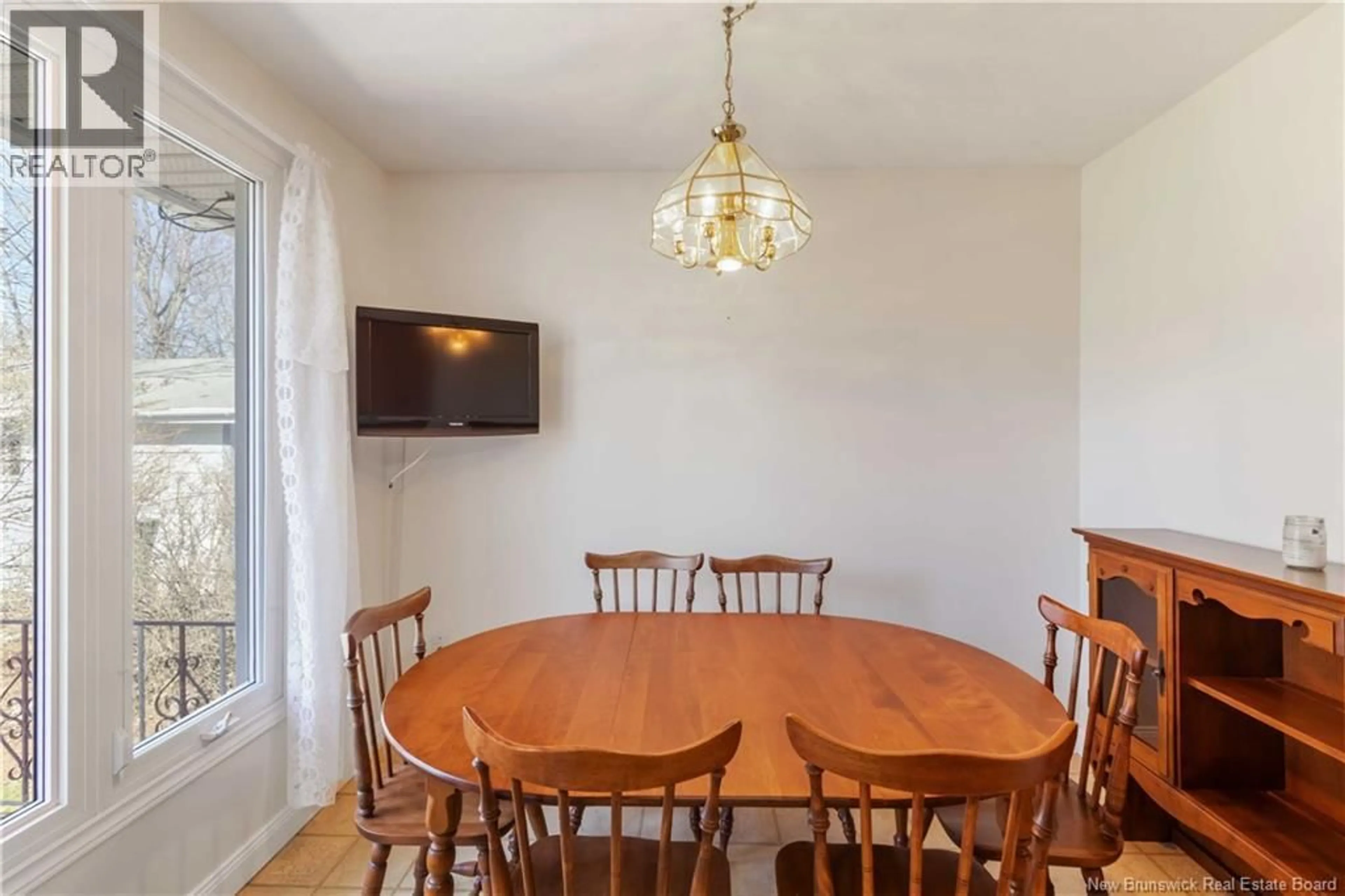 Dining room, wood/laminate floor for 428 GARDINER STREET, Oromocto New Brunswick E2V1G3