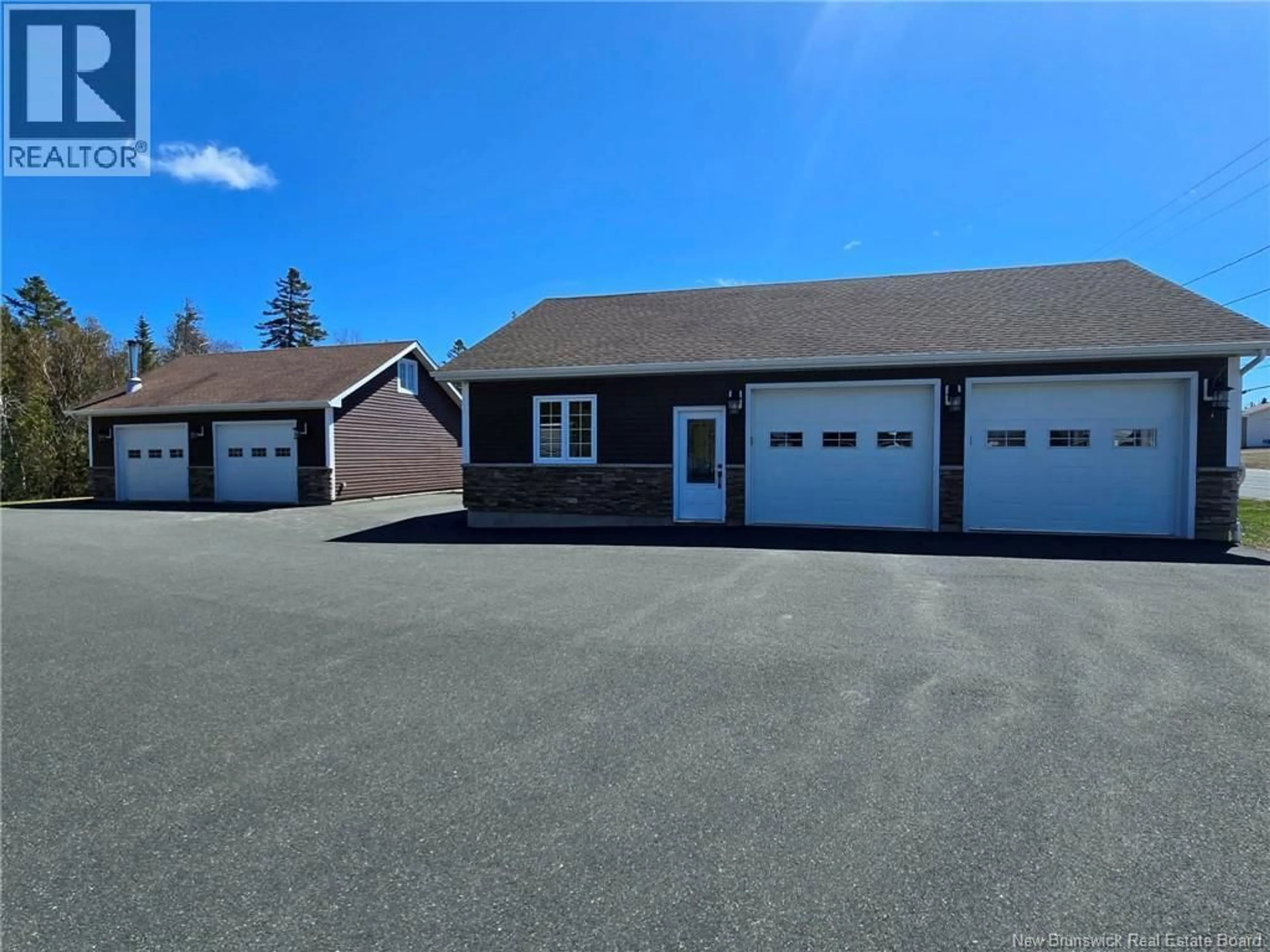 Indoor garage for 515 PRINCIPALE, Pointe-Verte New Brunswick E8J2R2