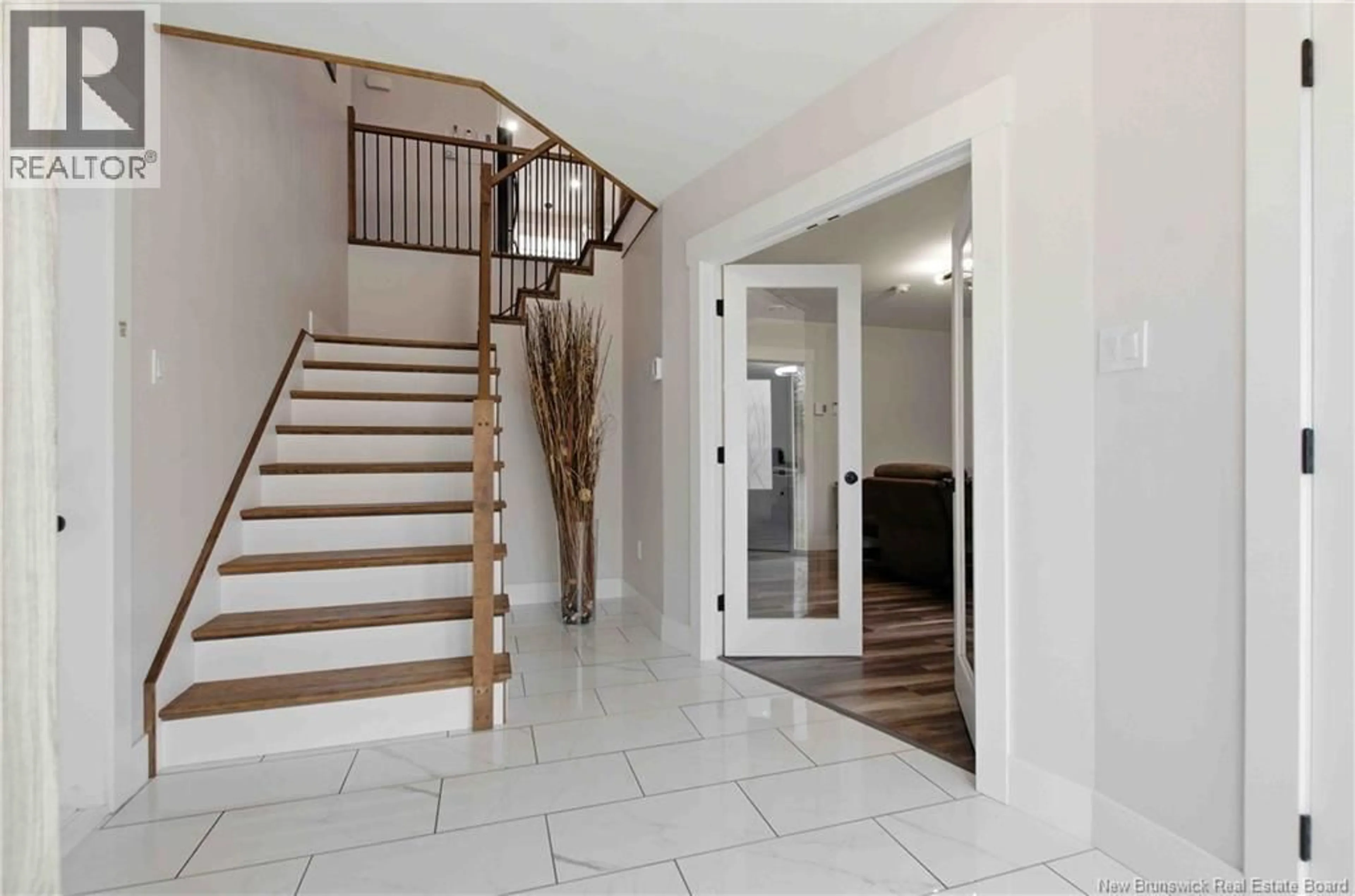 Indoor entryway for 39 DOHERTY DRIVE, Oromocto New Brunswick E2V0M7