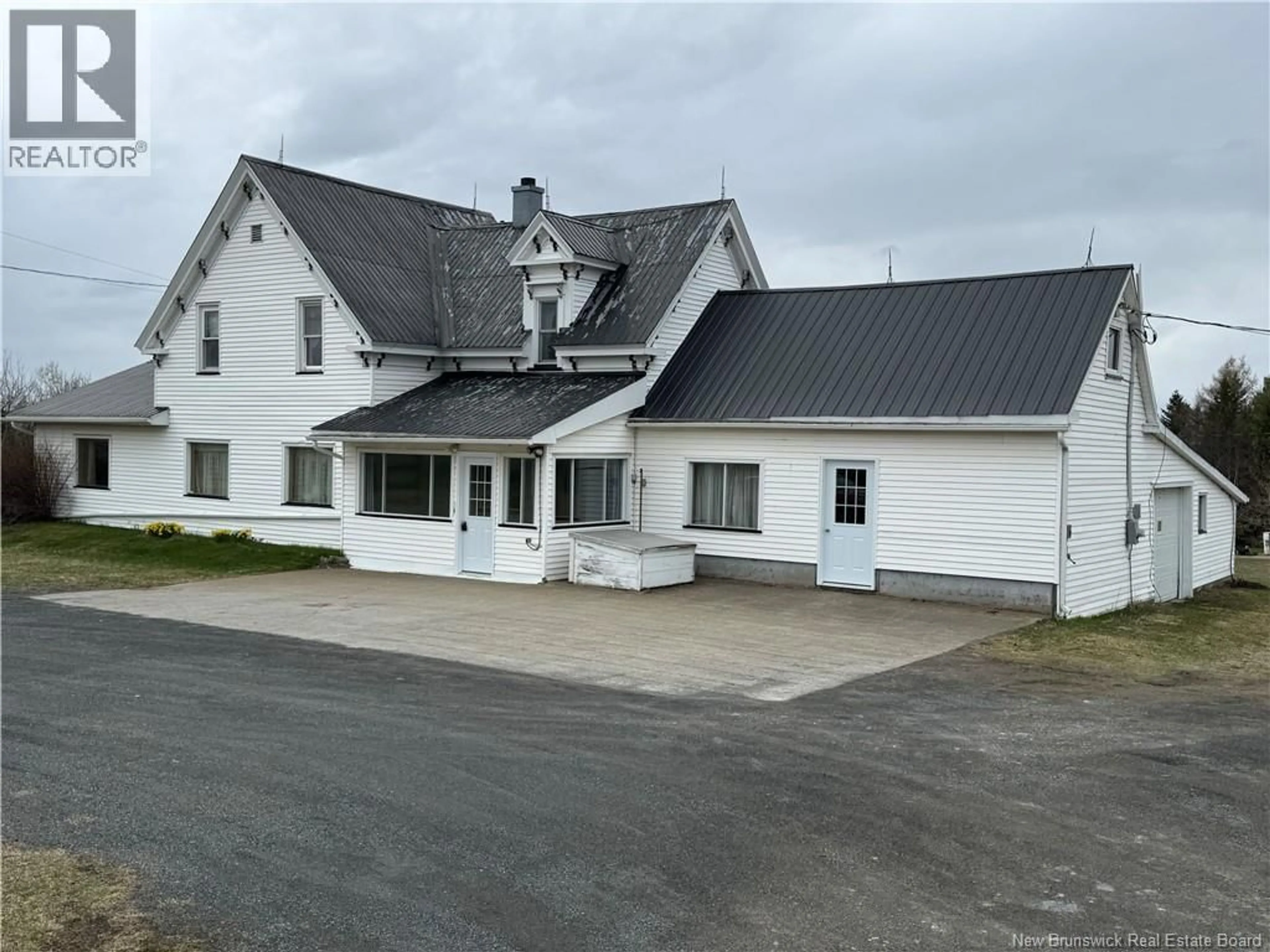 A pic from outside/outdoor area/front of a property/back of a property/a pic from drone, building for 1106 RTE 590, Waterville New Brunswick E7P2T5