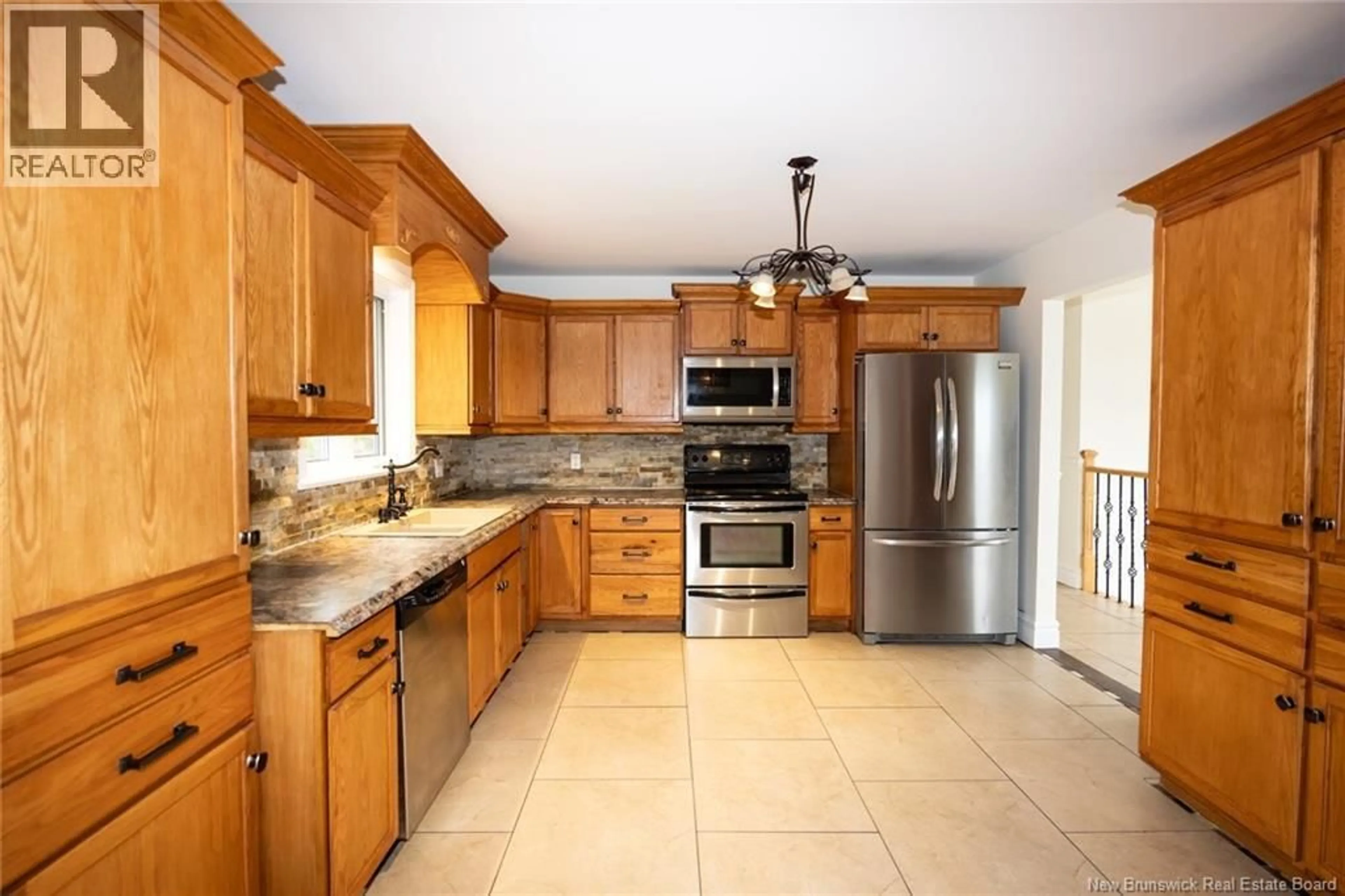 Unknown for 372 KIMBLE DRIVE, Fredericton New Brunswick E3B6Y5