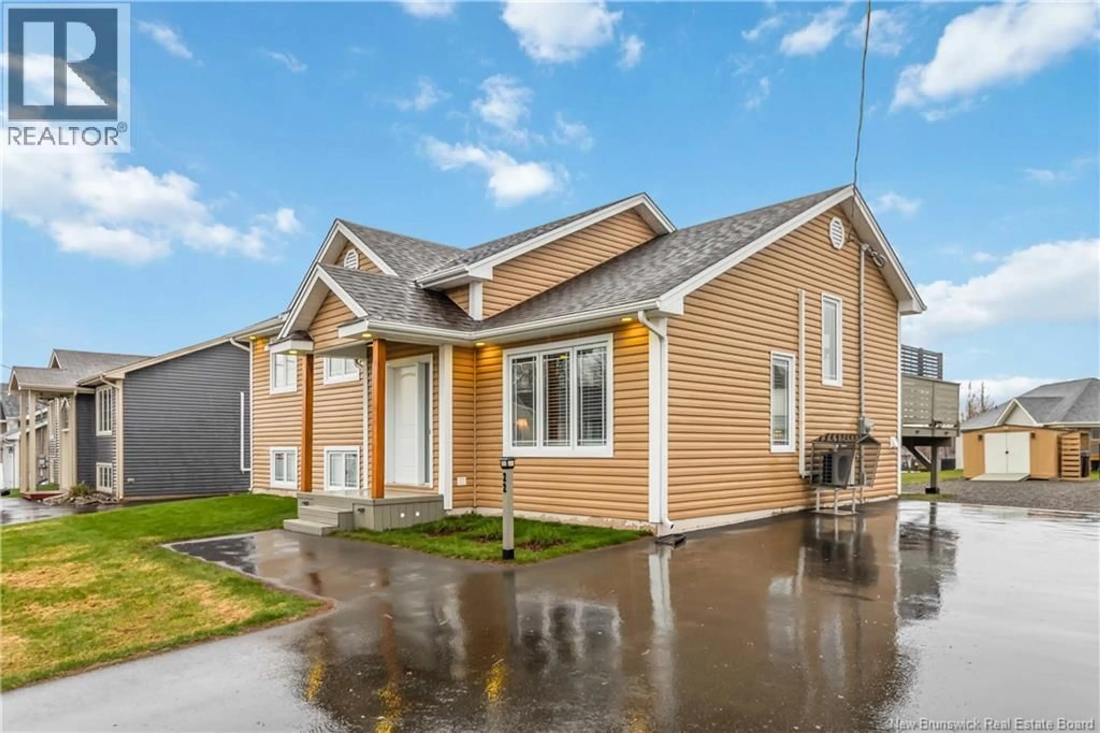 Home with vinyl exterior material, street for 22 JOCELYNE, Shediac New Brunswick E4P0K9