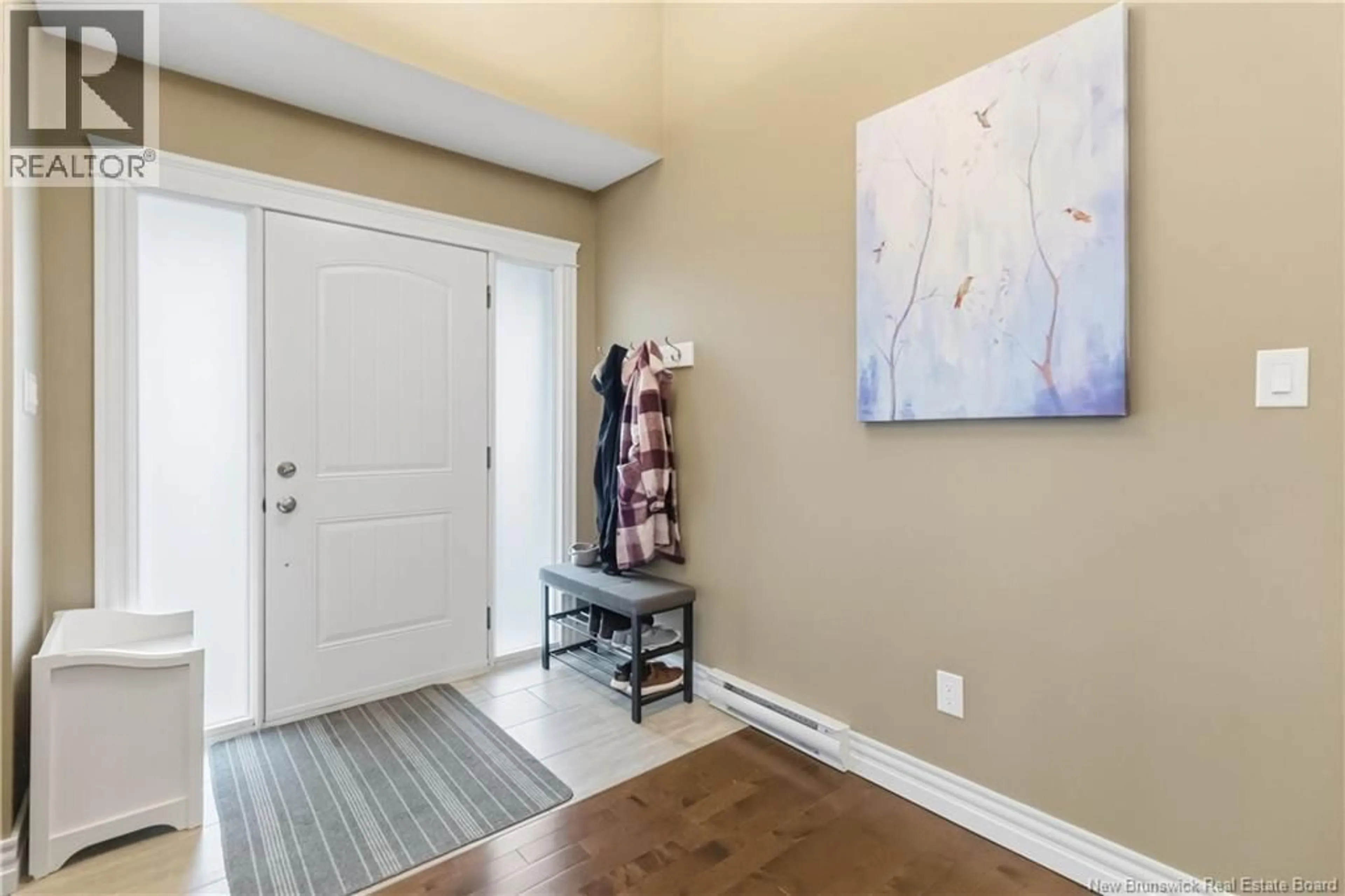 Indoor entryway for 22 JOCELYNE, Shediac New Brunswick E4P0K9