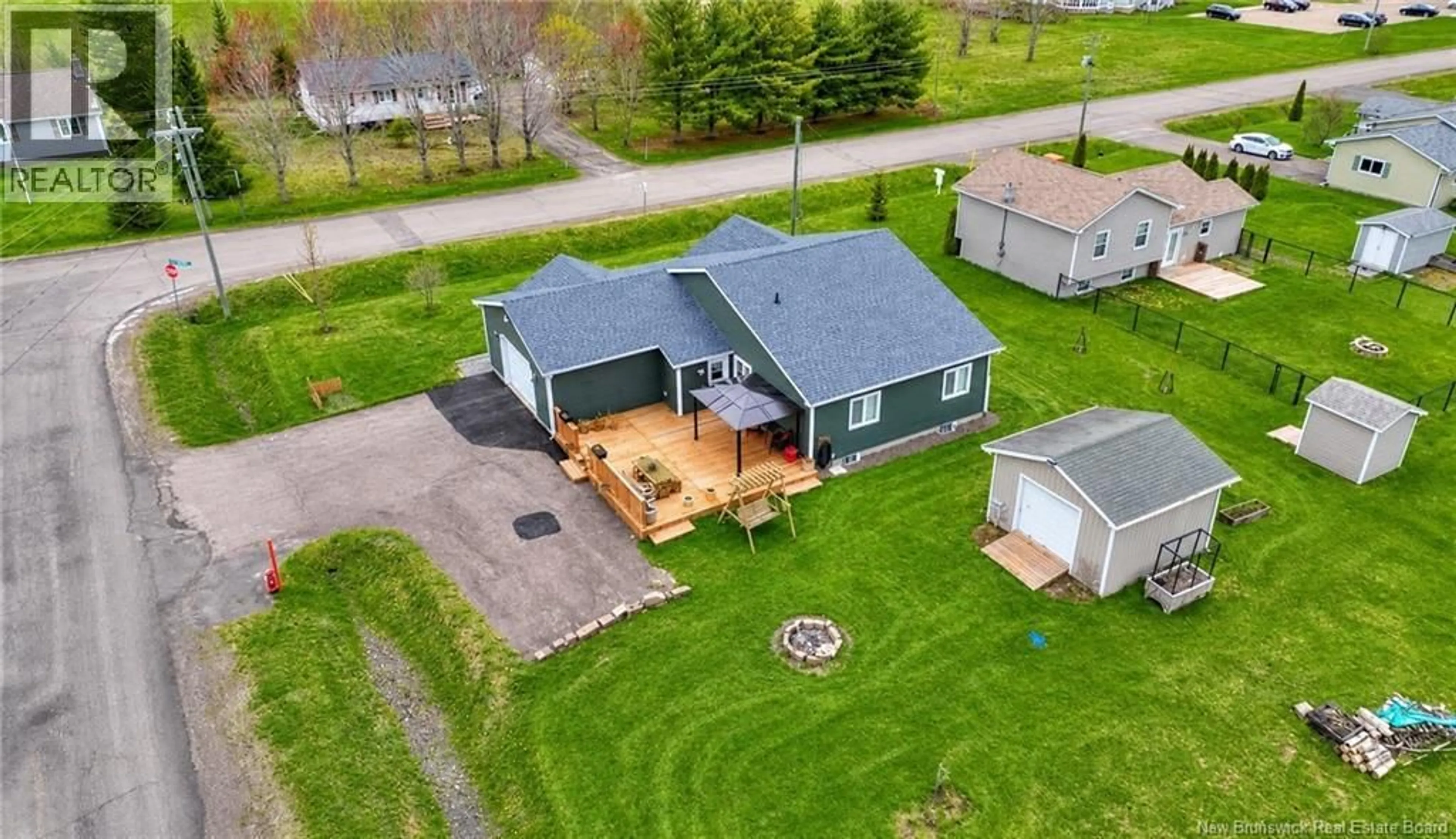 A pic from outside/outdoor area/front of a property/back of a property/a pic from drone, unknown for 27 CLEMENT AVENUE, Saint-Antoine New Brunswick E4V1E3