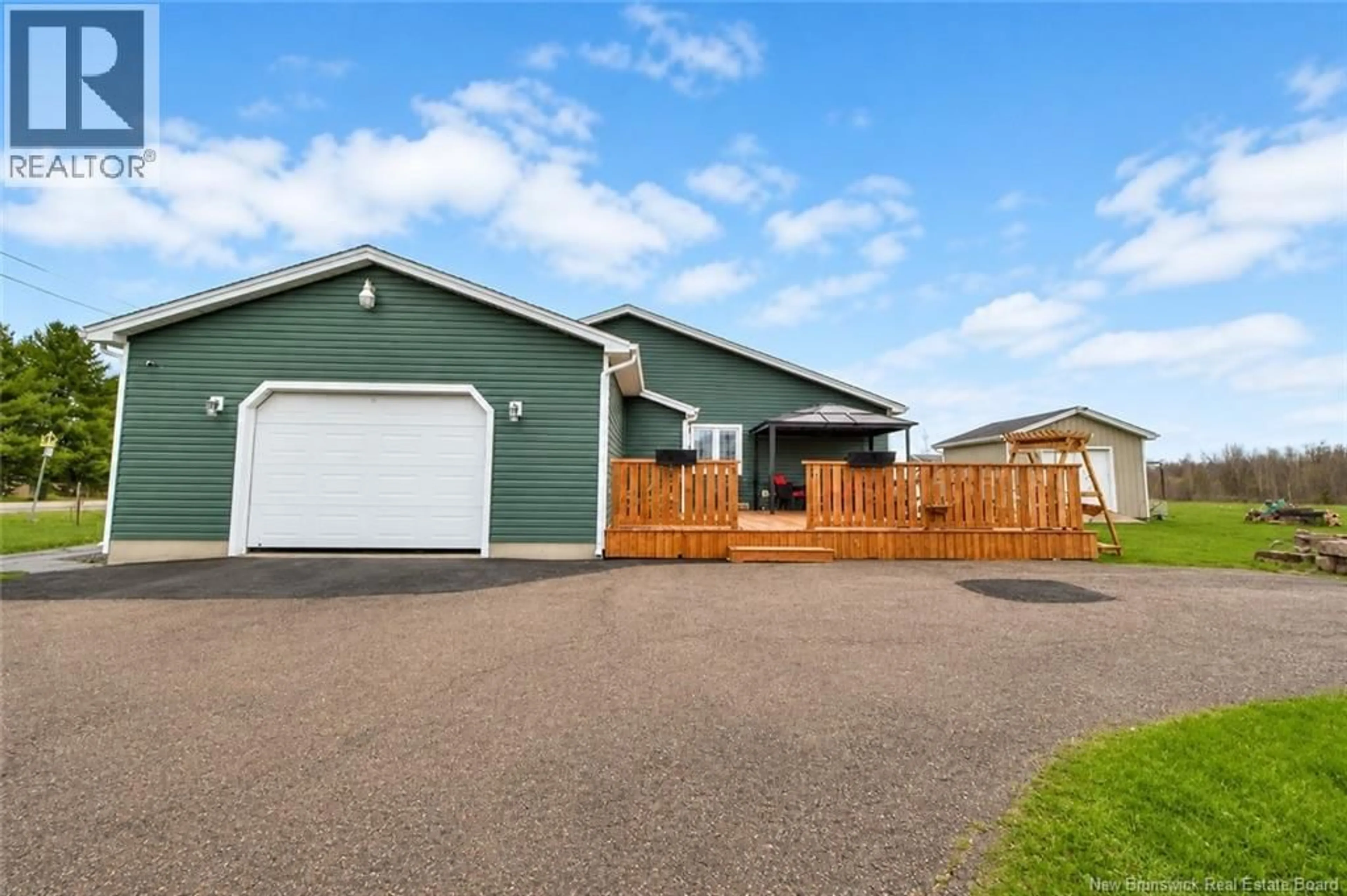 Home with vinyl exterior material, unknown for 27 CLEMENT AVENUE, Saint-Antoine New Brunswick E4V1E3