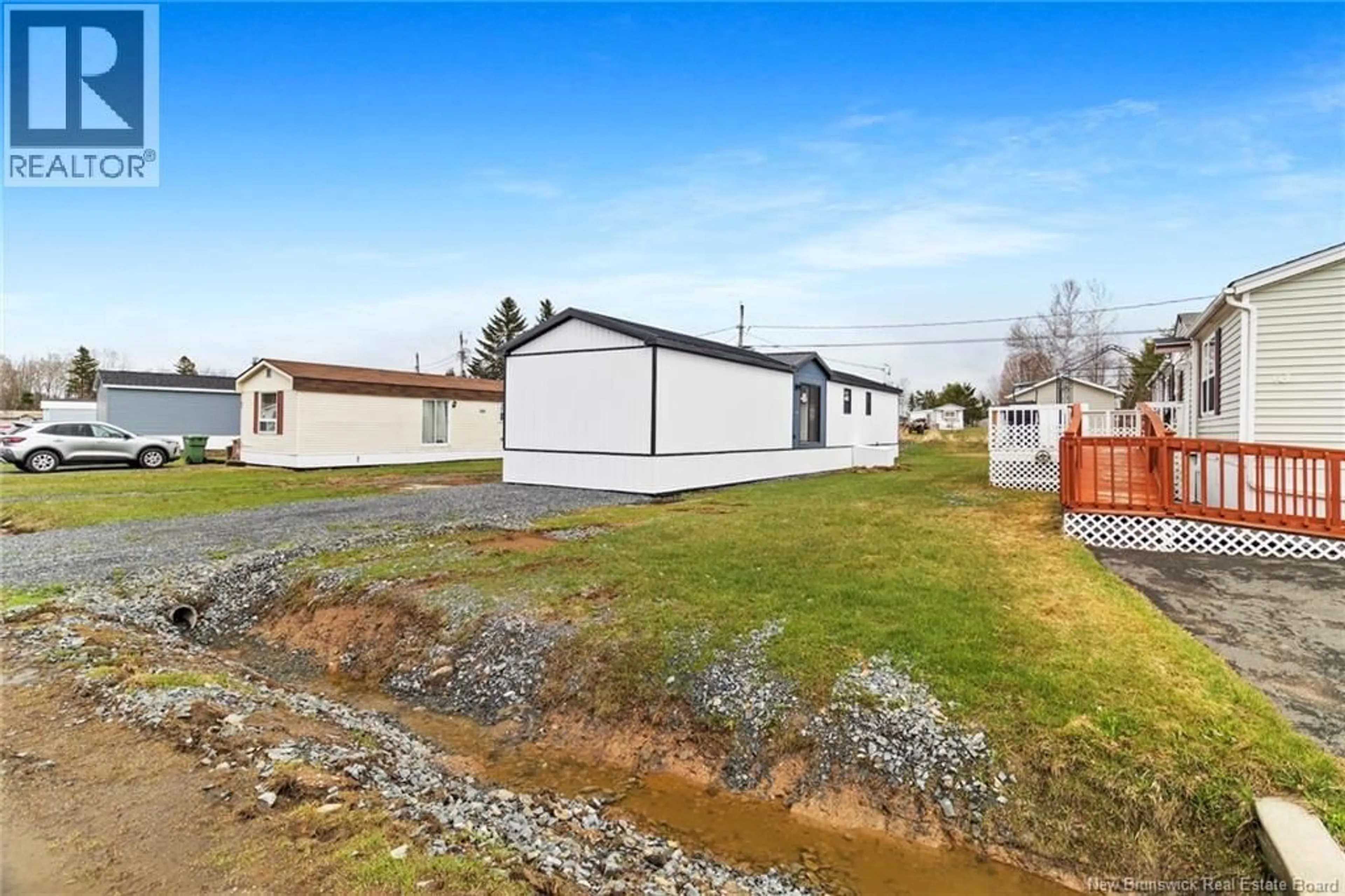 A pic from outside/outdoor area/front of a property/back of a property/a pic from drone, unknown for 89 EVERGREEN, Fredericton New Brunswick E3B6N1