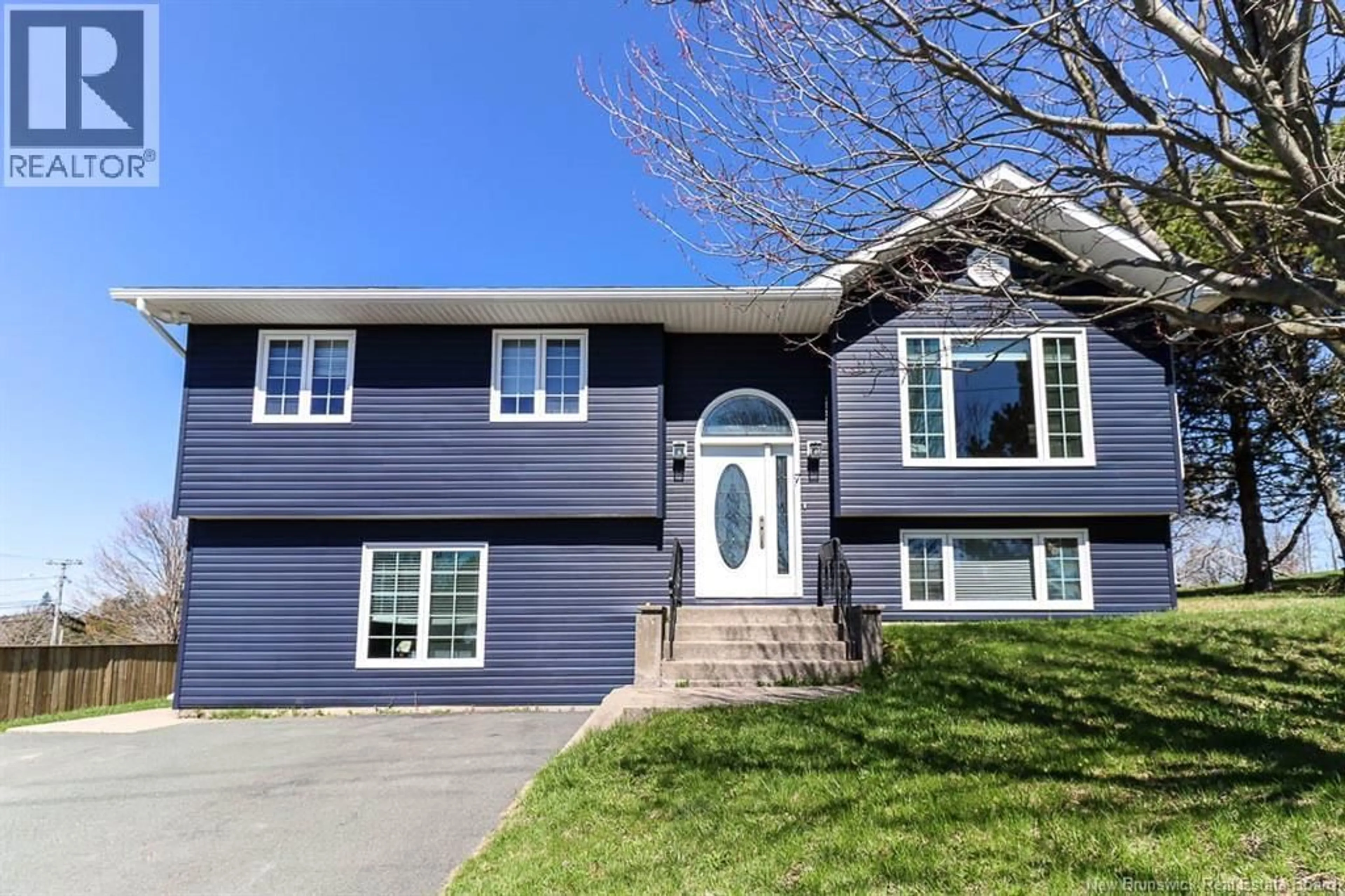 Home with vinyl exterior material, street for 7 DALILA COURT, Saint John New Brunswick E2M5P9