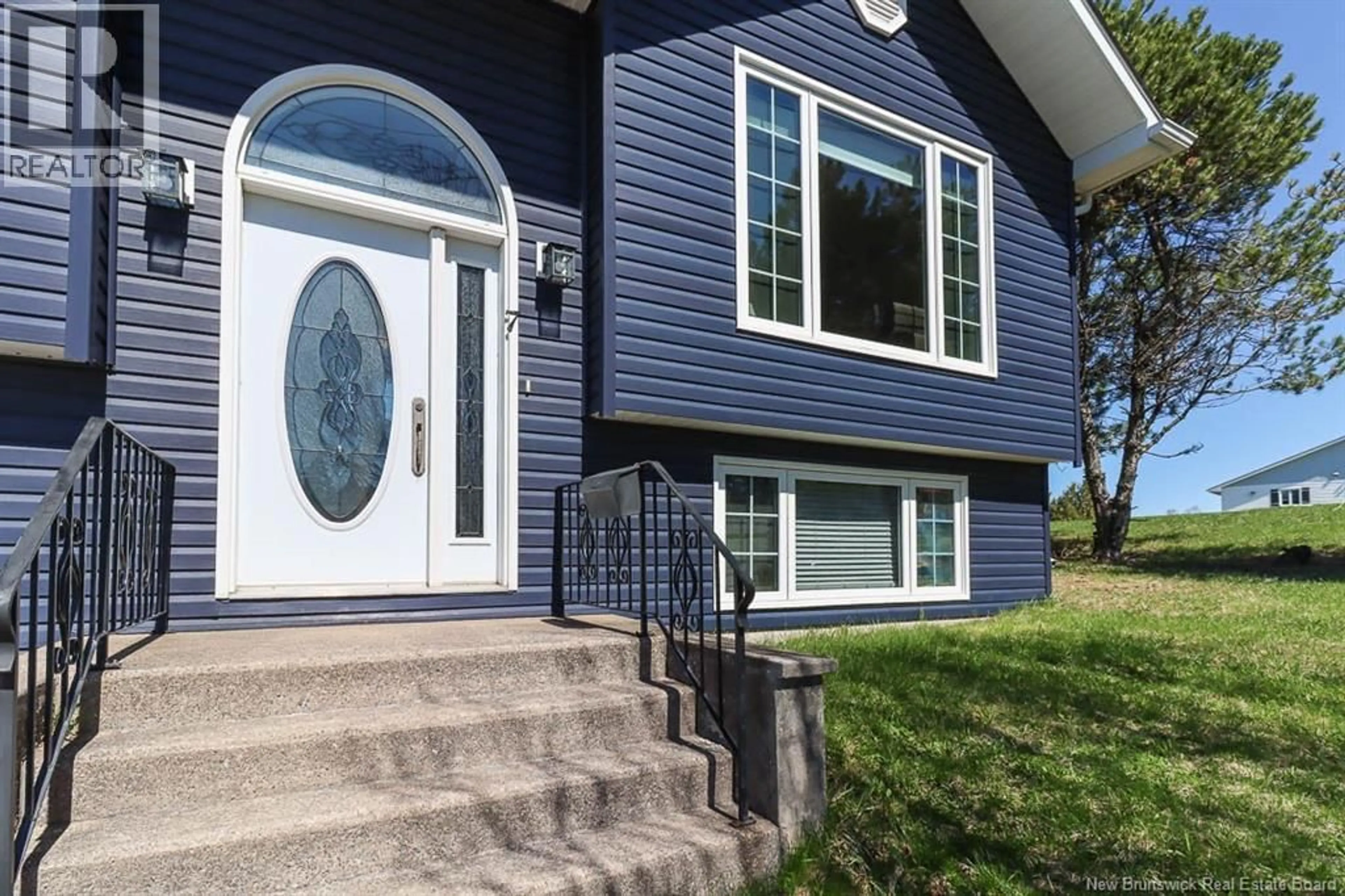 Home with vinyl exterior material, street for 7 DALILA COURT, Saint John New Brunswick E2M5P9