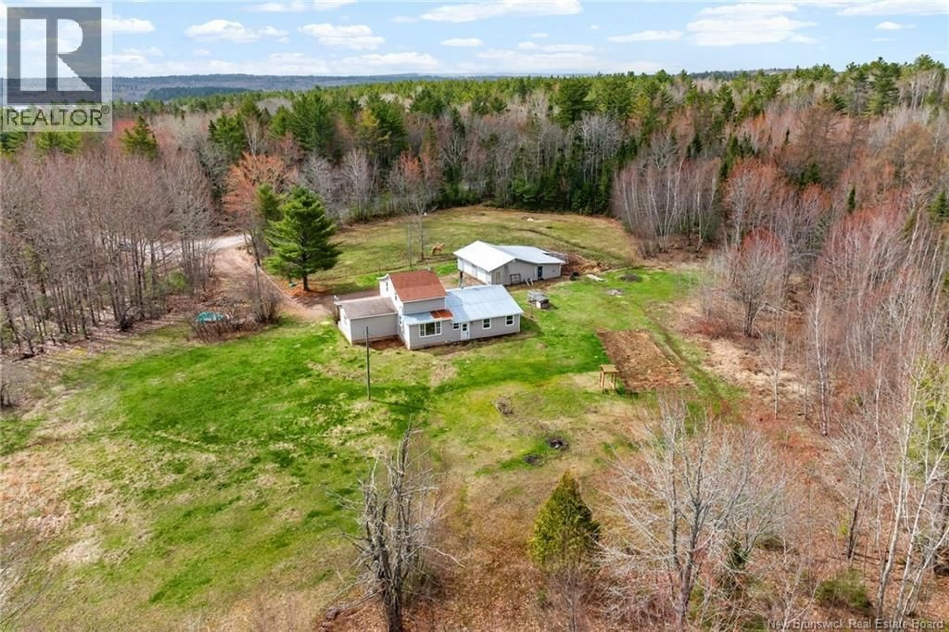 A pic from outside/outdoor area/front of a property/back of a property/a pic from drone, water/lake/river/ocean view for 177 LOWER COYTOWN ROAD, Upper Gagetown New Brunswick E5M1M6