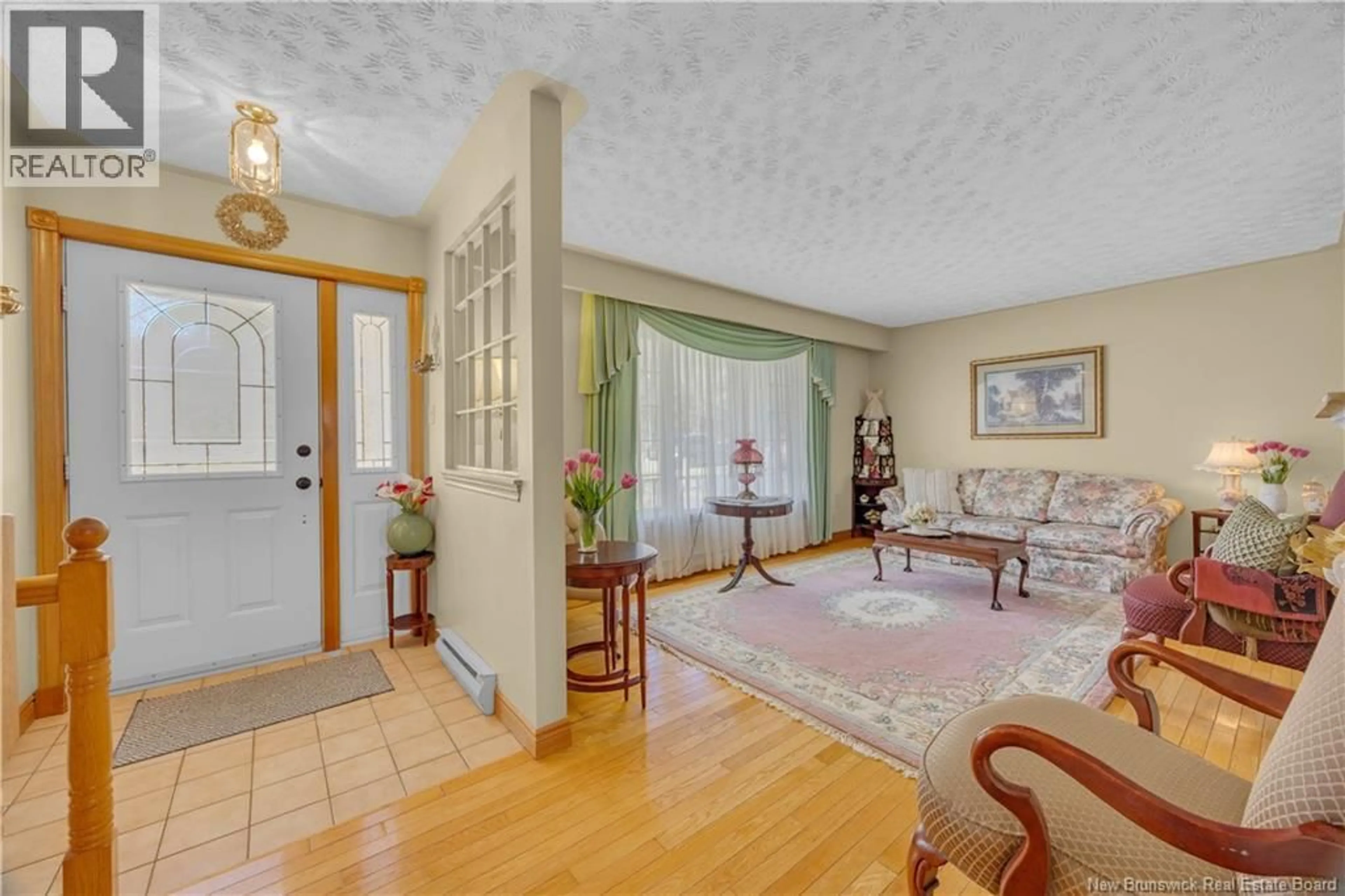 Indoor foyer for 28 MACNAUGHTON DRIVE, Saint John New Brunswick E2J4K6