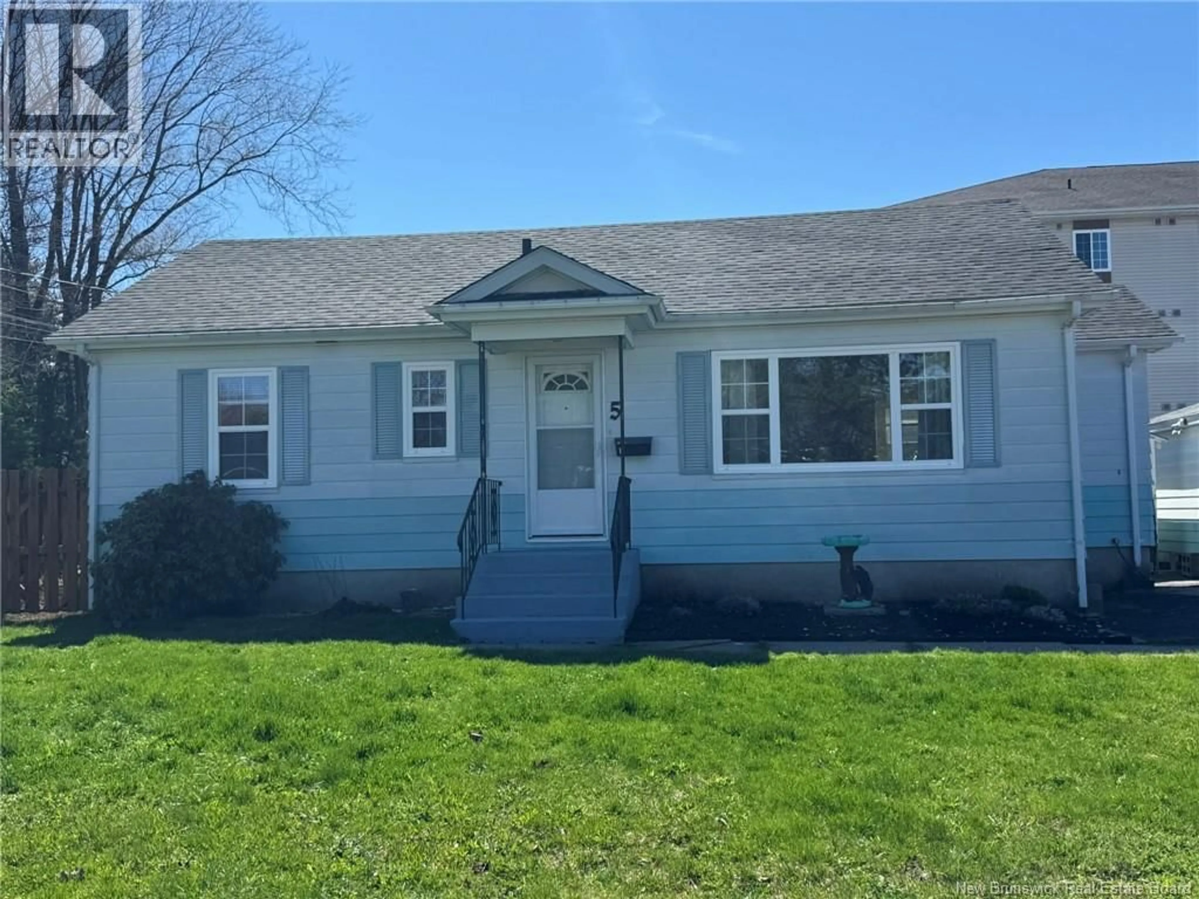 Home with vinyl exterior material, street for 5 WENTWORTH DRIVE, Riverview New Brunswick E1B2T4