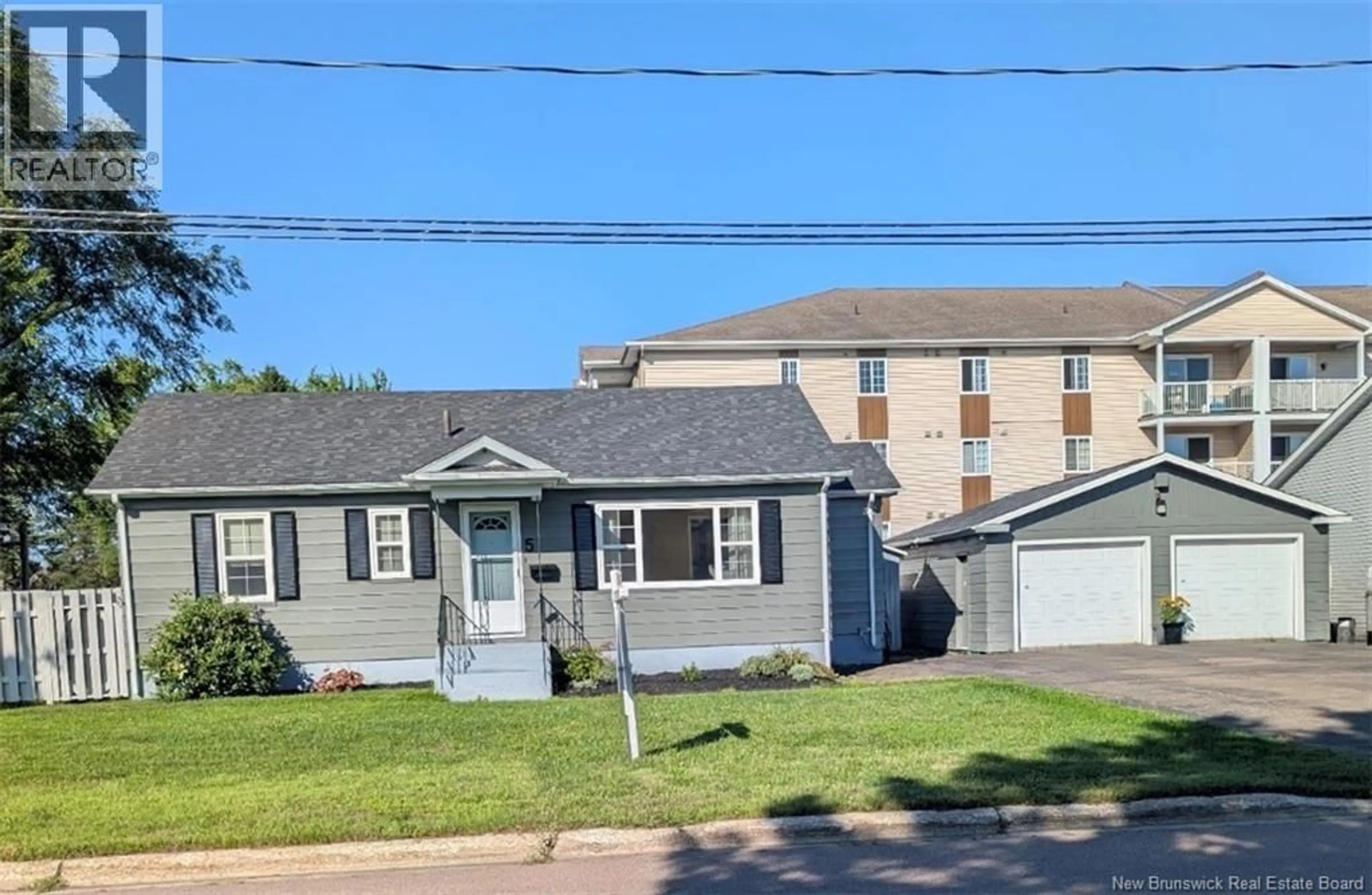 Home with vinyl exterior material, street for 5 WENTWORTH DRIVE, Riverview New Brunswick E1B2T4