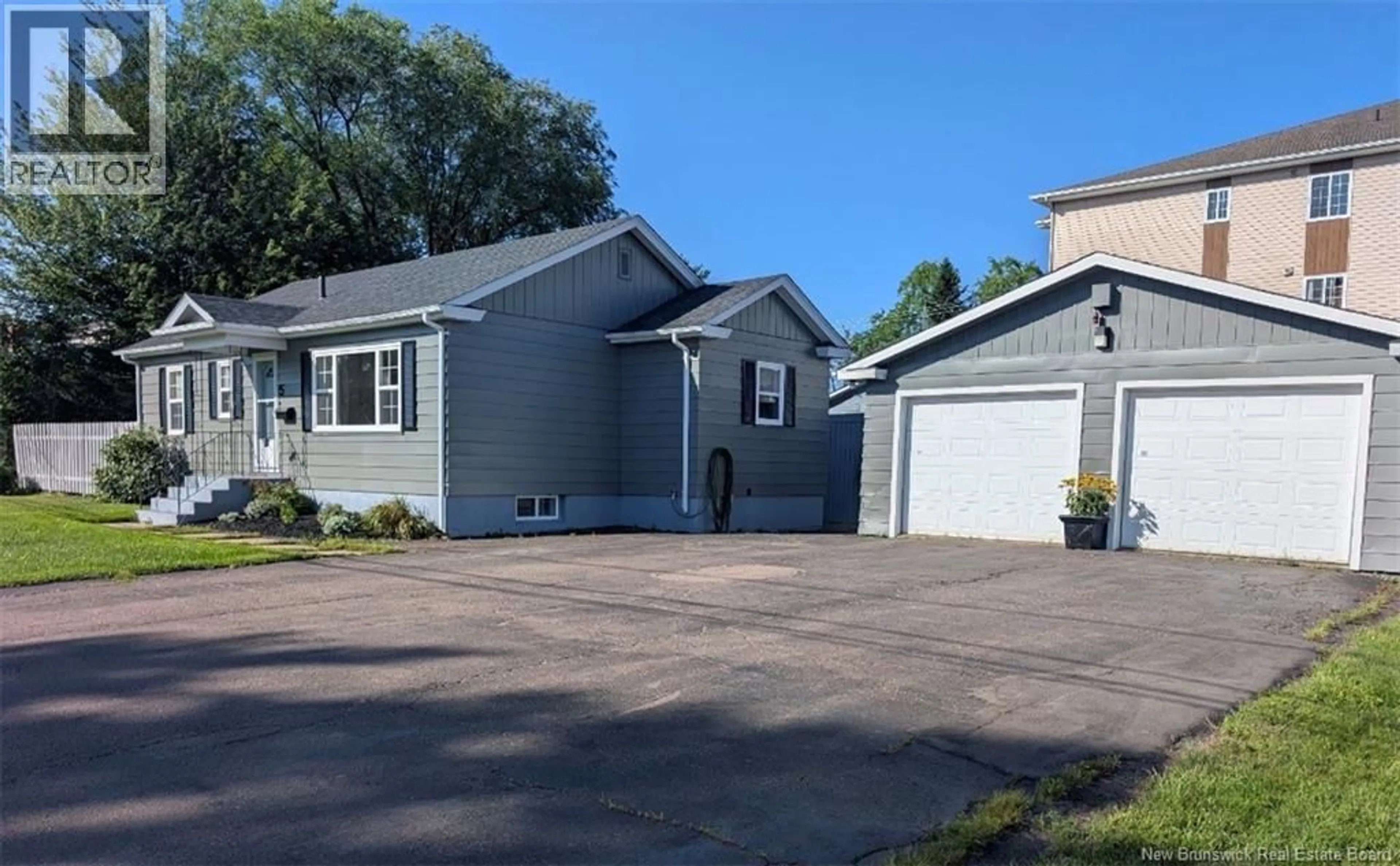 Home with vinyl exterior material, street for 5 WENTWORTH DRIVE, Riverview New Brunswick E1B2T4
