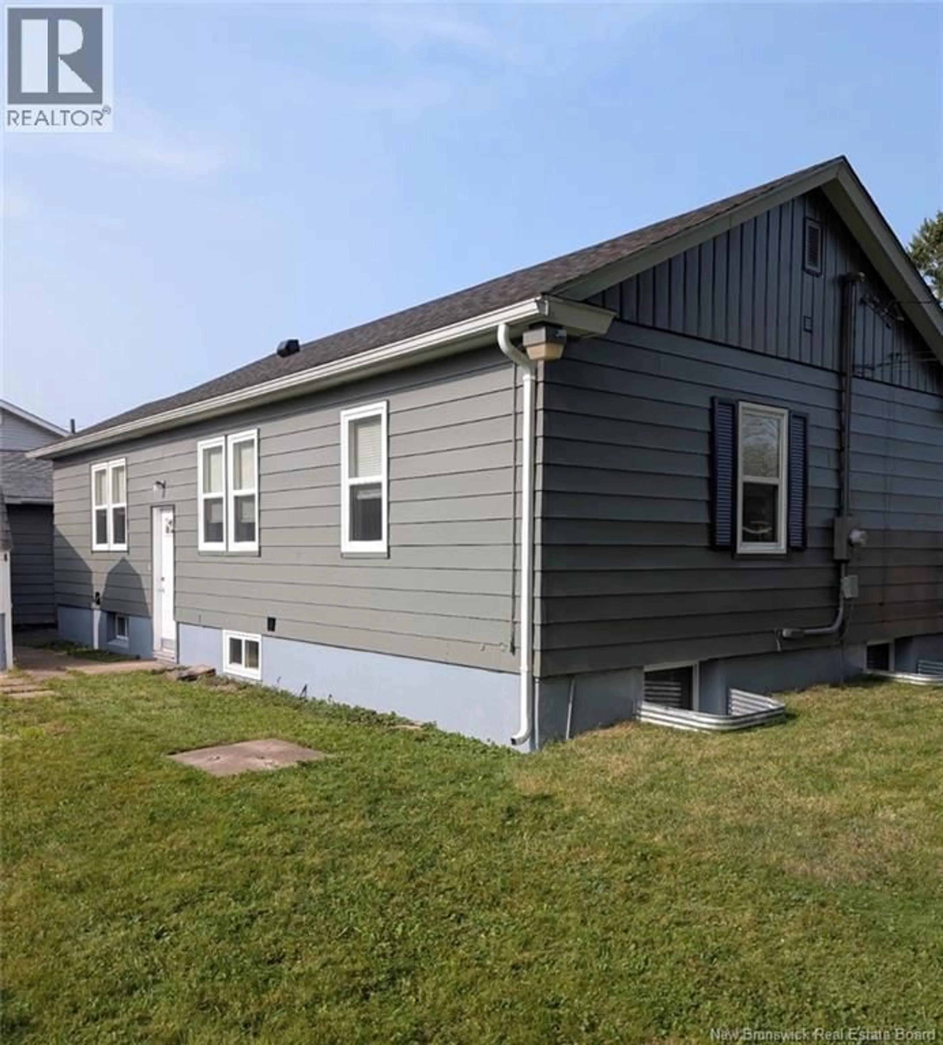 Home with vinyl exterior material, building for 5 WENTWORTH DRIVE, Riverview New Brunswick E1B2T4