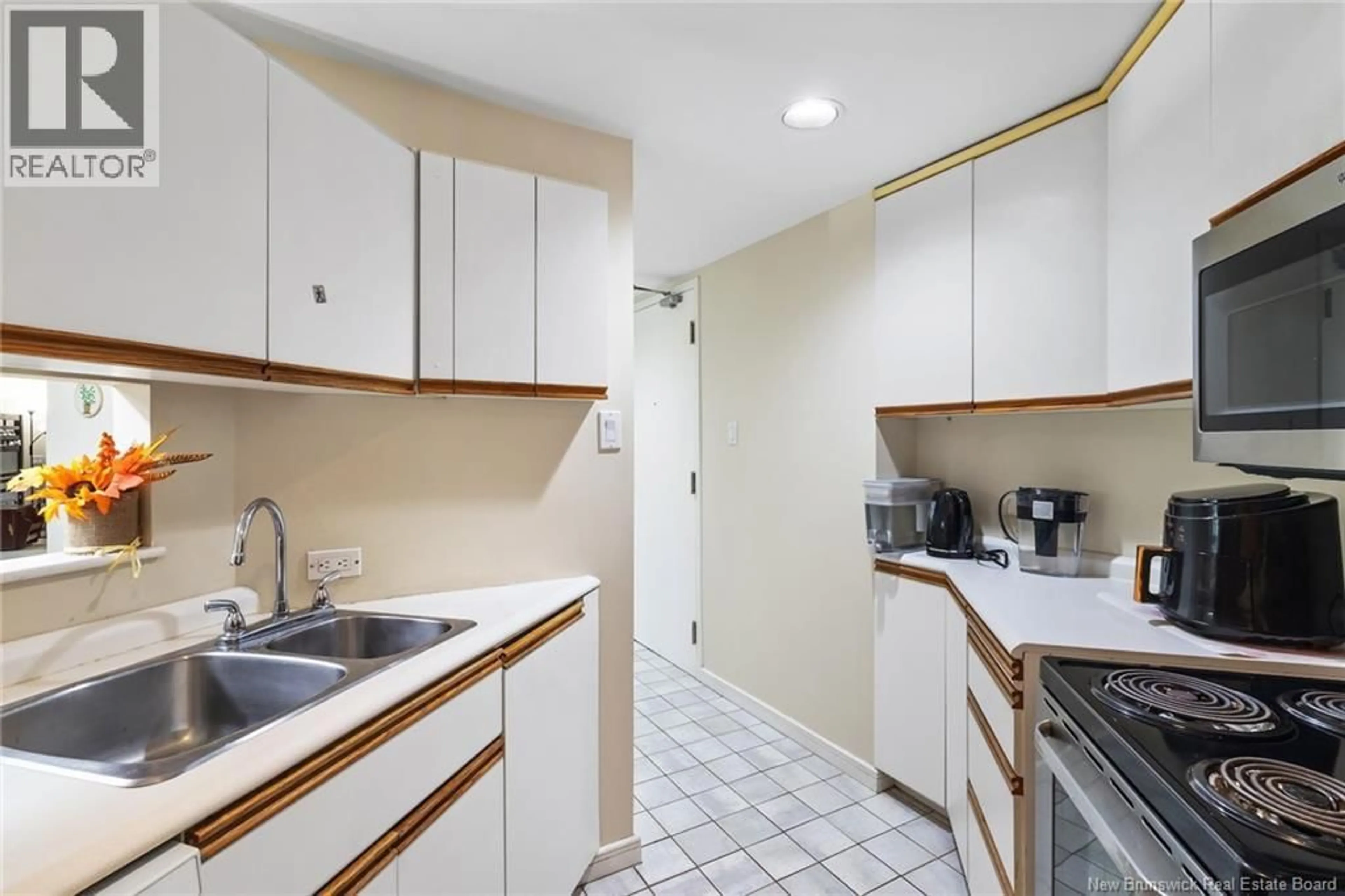Standard kitchen, ceramic/tile floor for 160 - 500 VENUS COURT, Fredericton New Brunswick E3B3A9