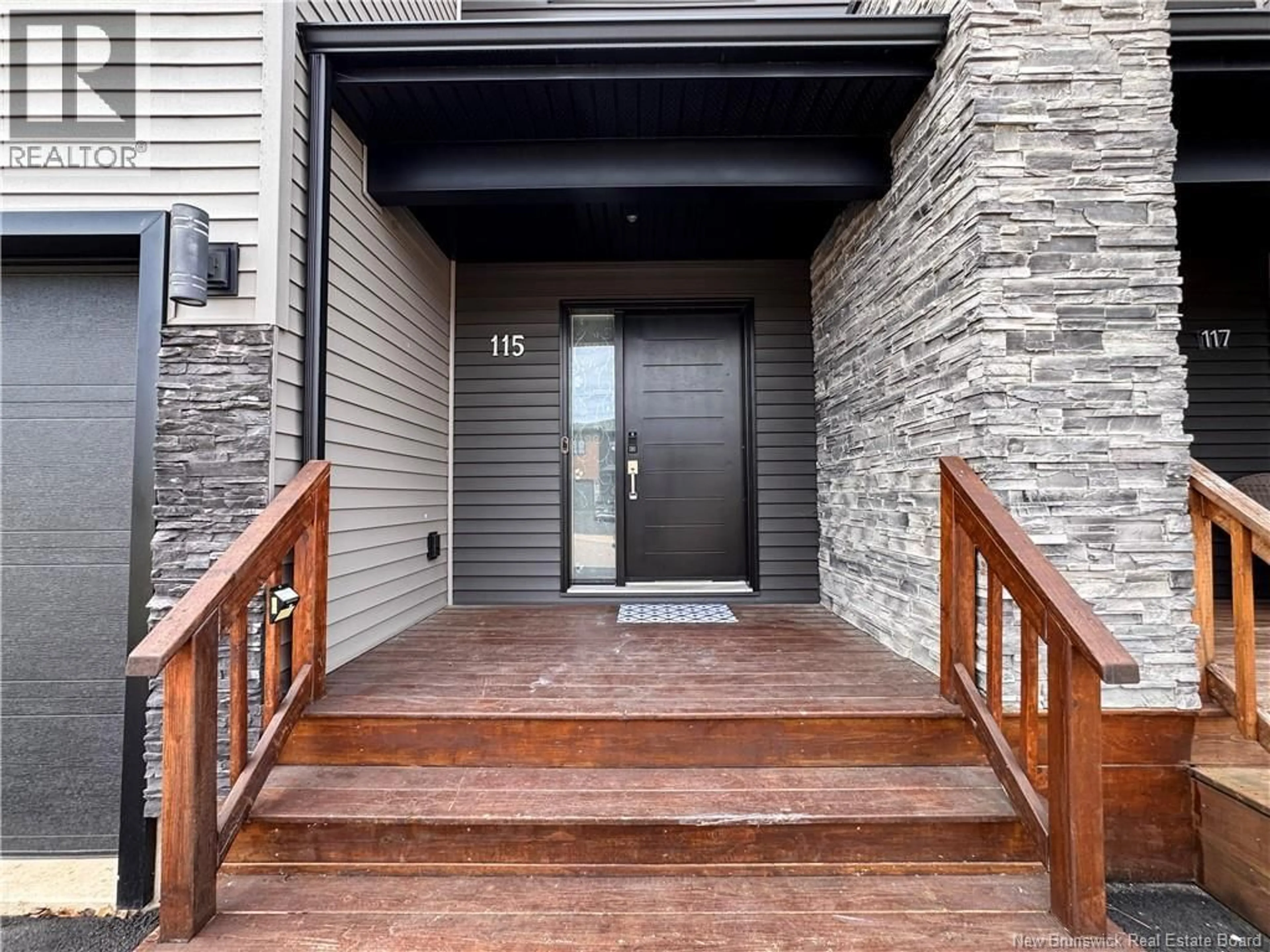 Indoor entryway for 115 TIMANDRA CRESCENT, Moncton New Brunswick E1G5Y3