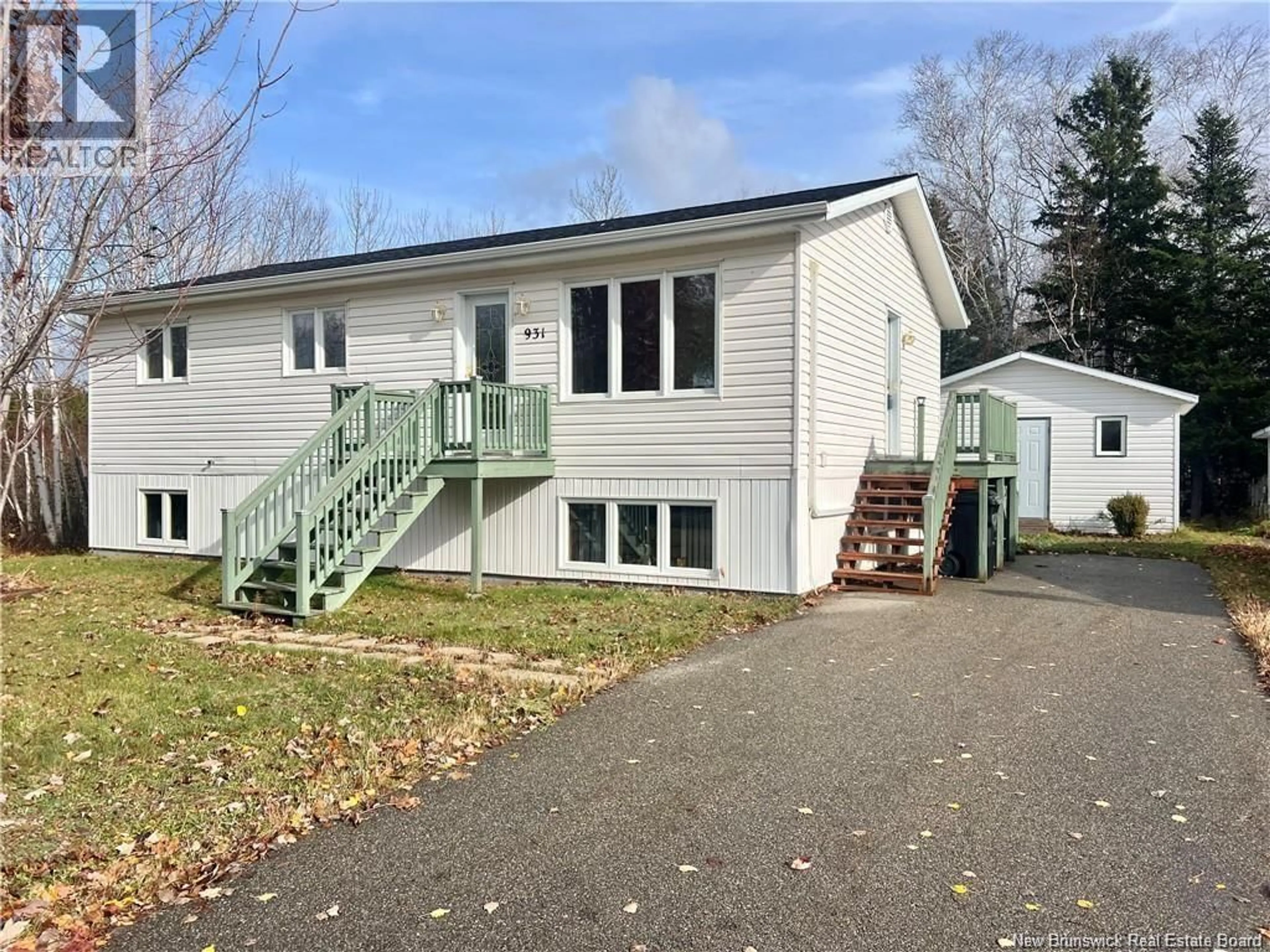 Home with vinyl exterior material, street for 931 FRANCOIS, Bathurst New Brunswick E8K1L2