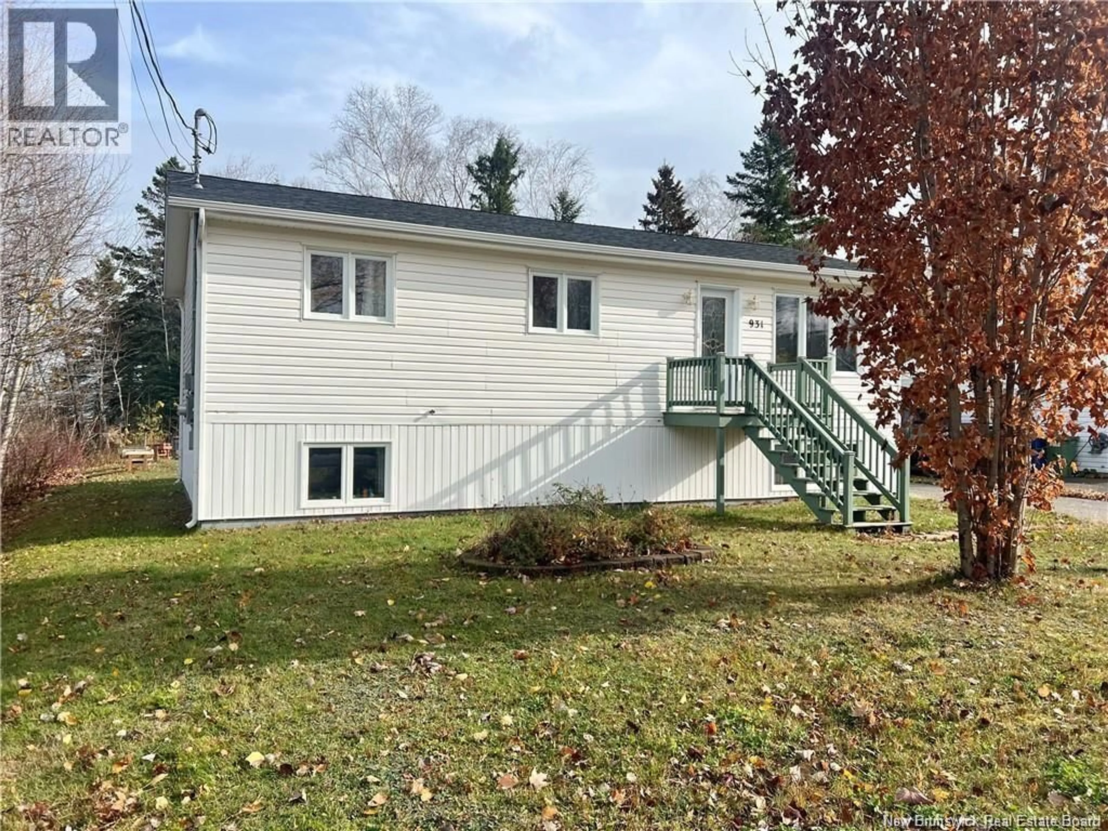 Home with vinyl exterior material, street for 931 FRANCOIS, Bathurst New Brunswick E8K1L2