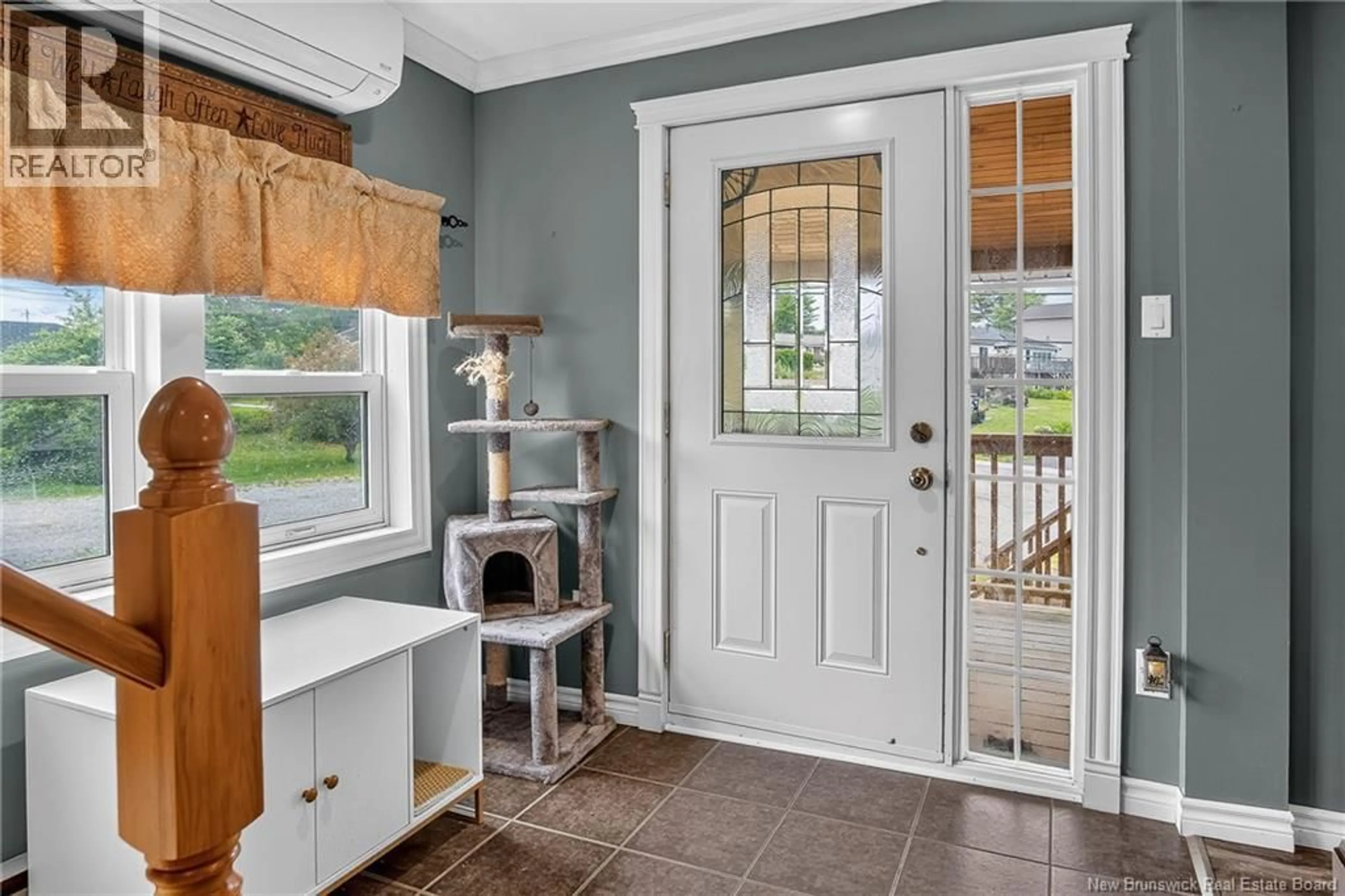 Indoor entryway for 3089 WESTFIELD ROAD, Saint John New Brunswick E2M6T3